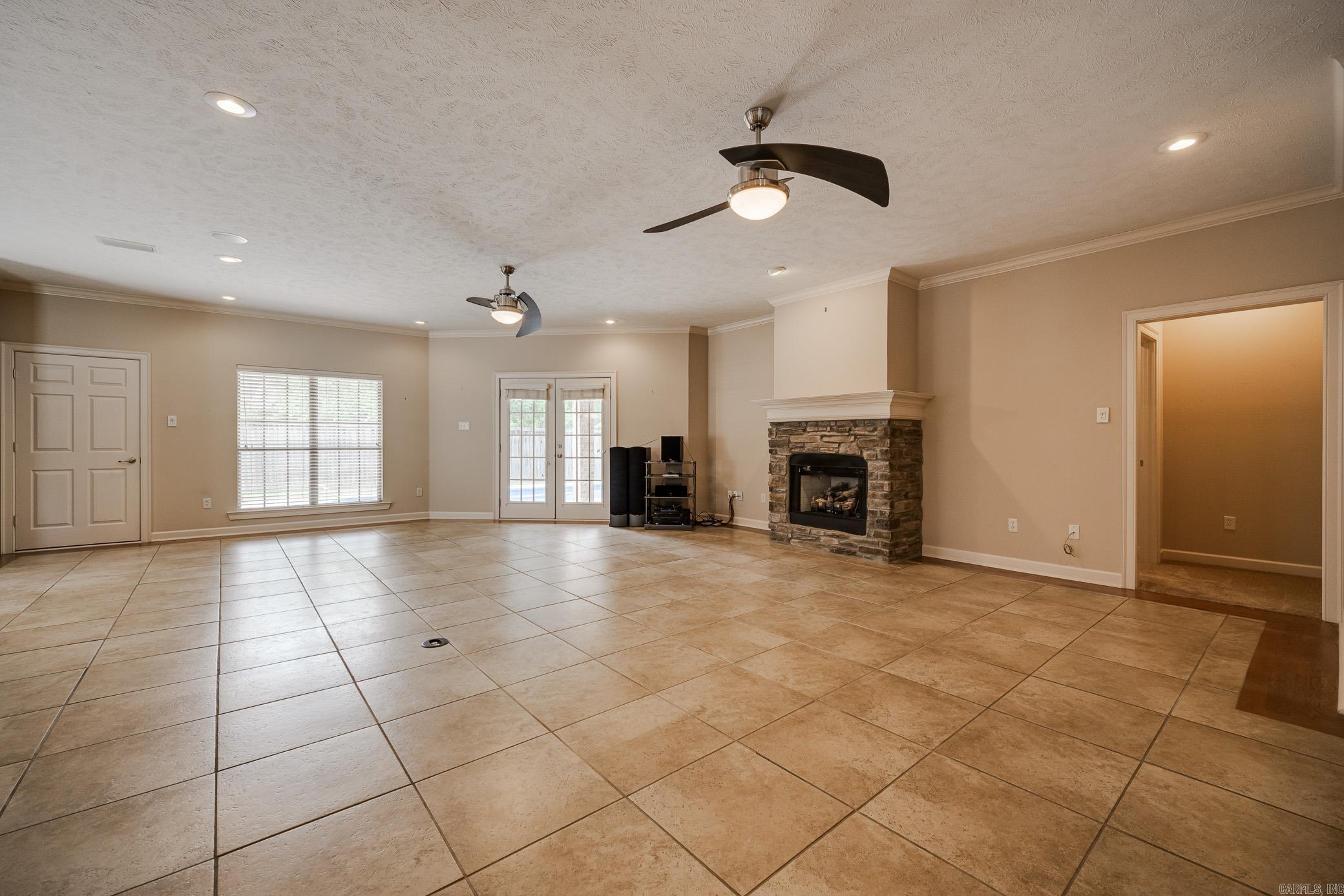 FIELDSTONE - Residential