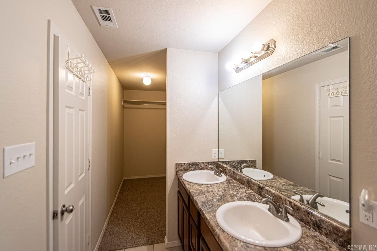 STONEHENGE PLACE - Residential