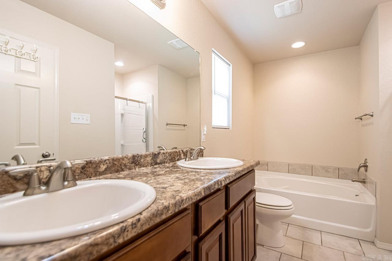 STONEHENGE PLACE - Residential