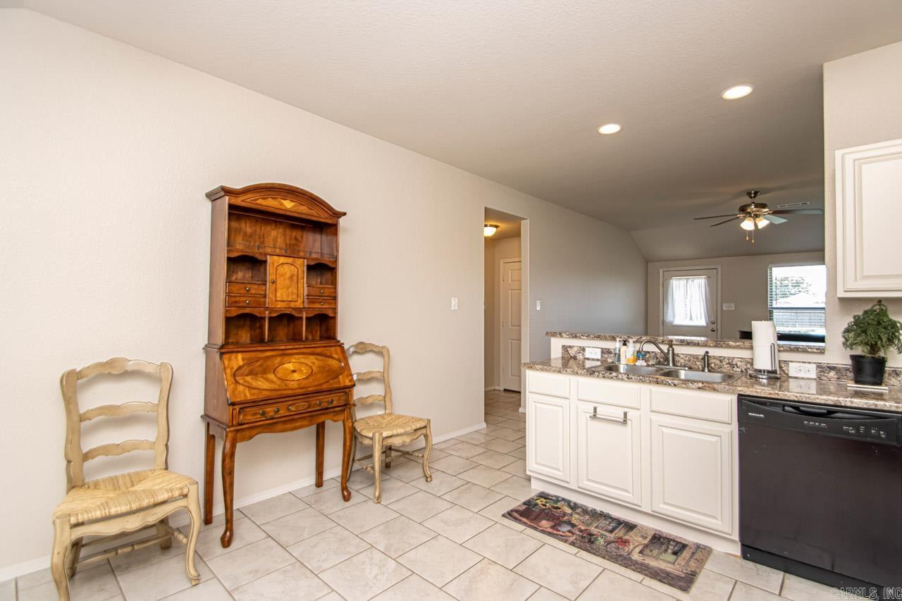 STONEHENGE PLACE - Residential