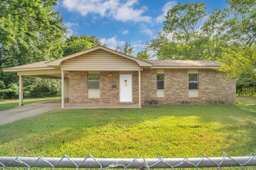 Charming 3 bedroom, 1 bath home with plenty of yard space!  Featuring a covered patio perfect for relaxing outdoors, this well-maintained home is ideal for anyone looking to downsize, a first-time homebuyer, or an investor. Don’t miss this opportunity!