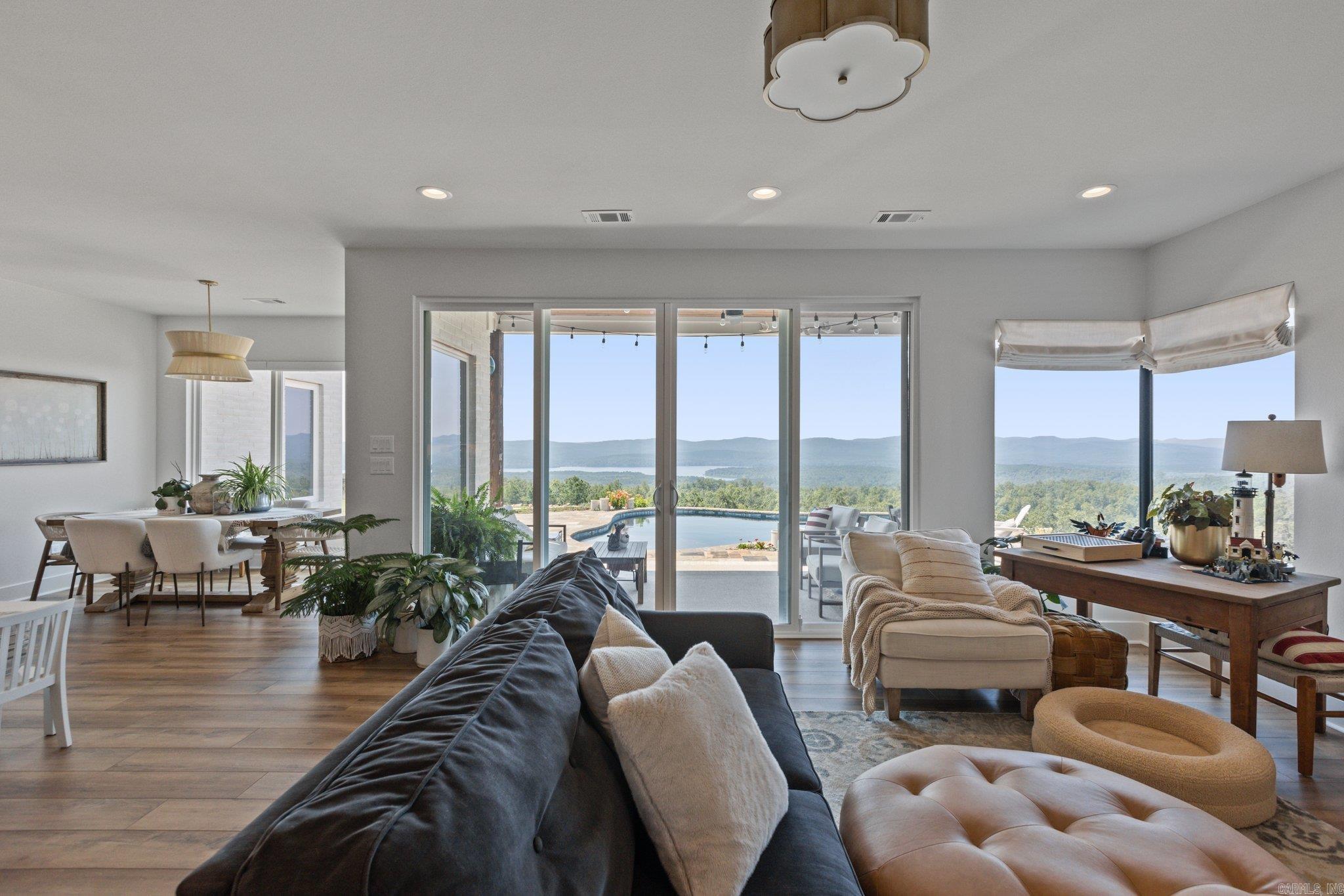 LAKEVIEW WEST - Residential