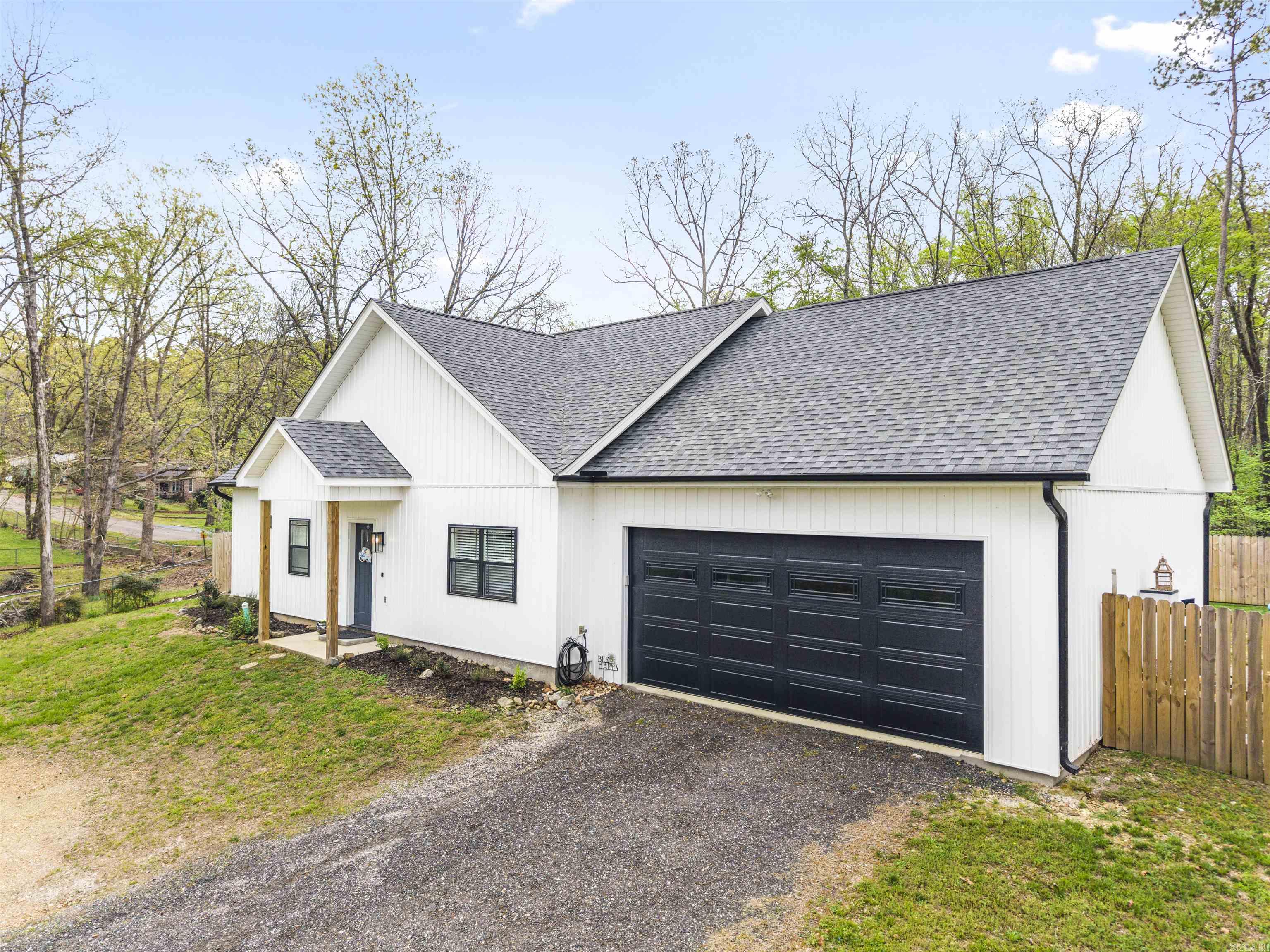 UNPLATTED ACREAGE - Residential