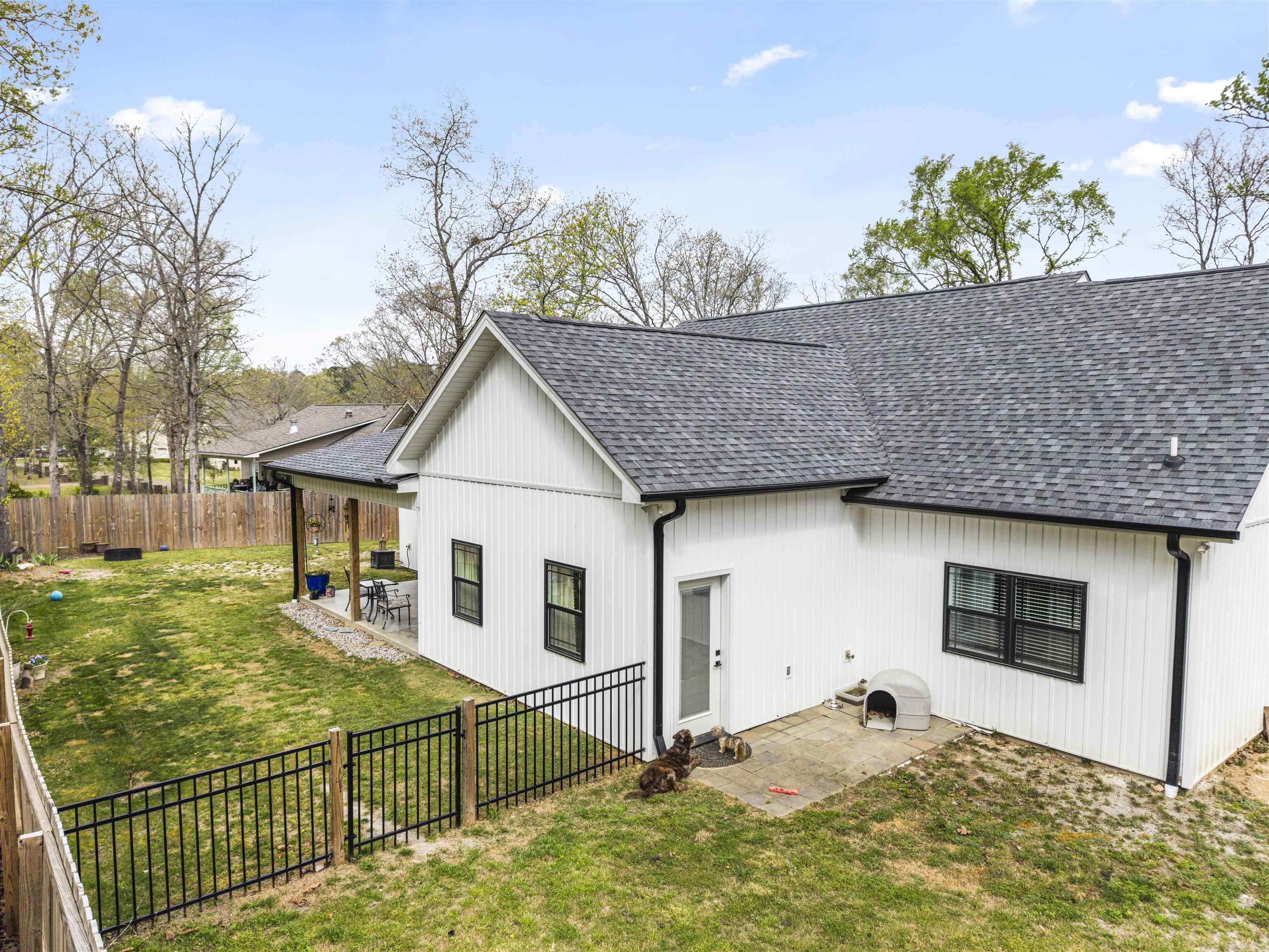 UNPLATTED ACREAGE - Residential