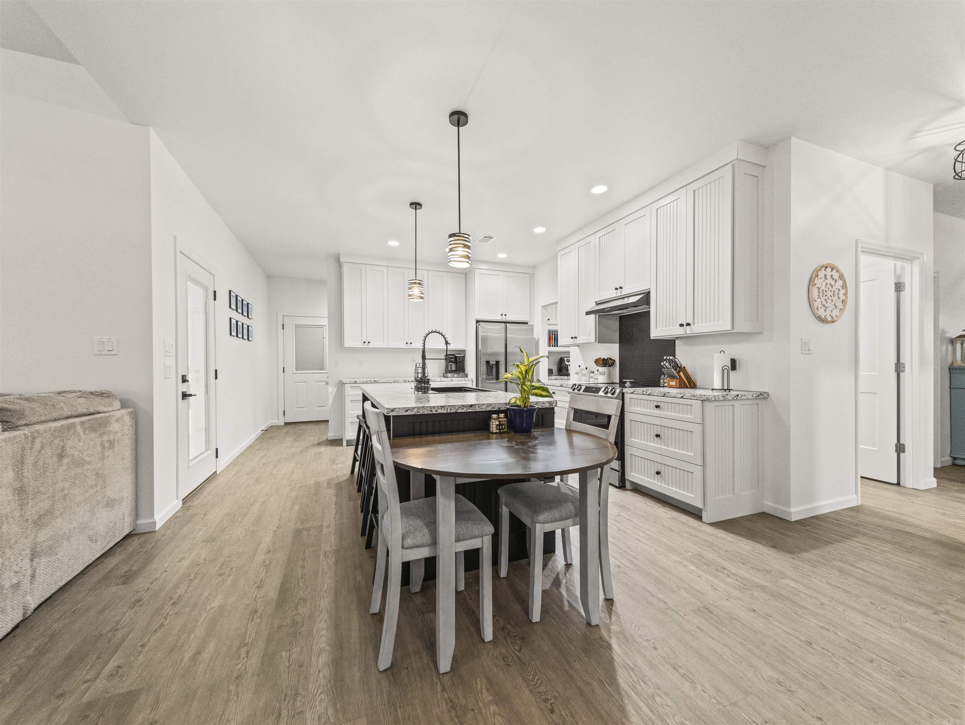 UNPLATTED ACREAGE - Residential