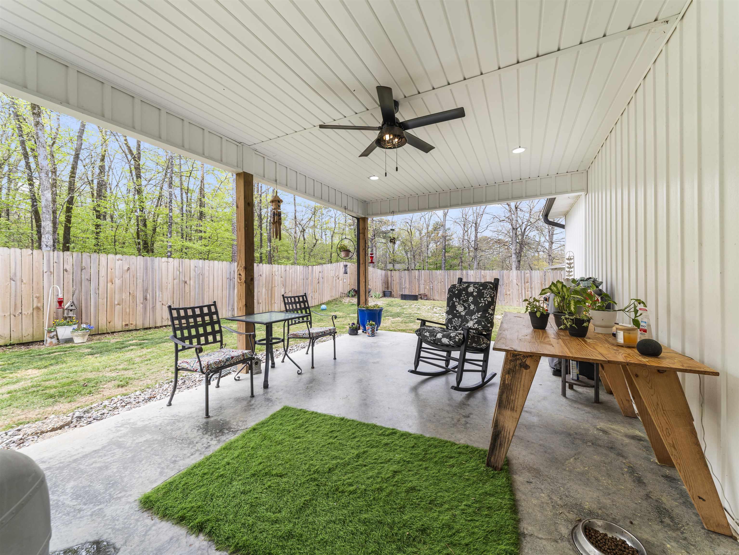 UNPLATTED ACREAGE - Residential