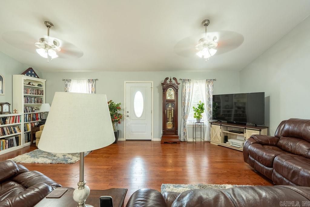 CEDAR GLADES - Residential