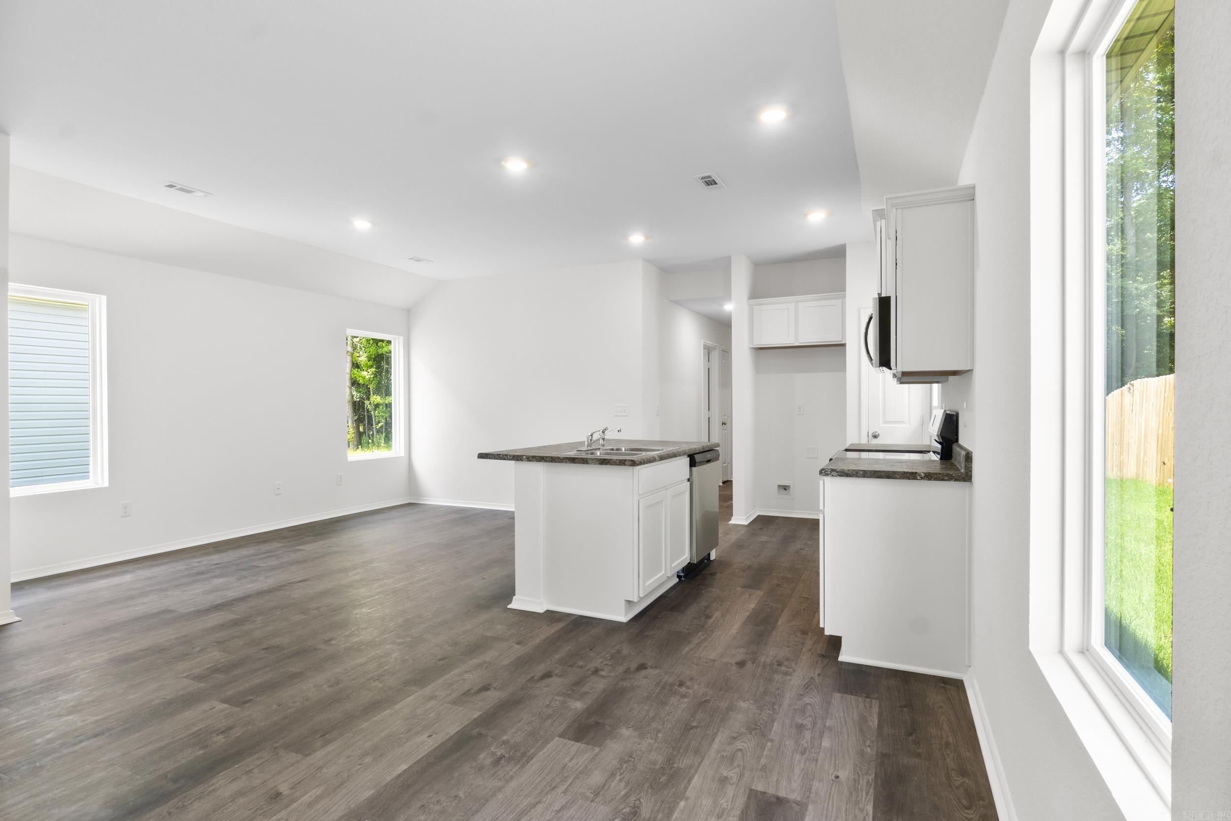 WHITE OAK CROSSING - Residential