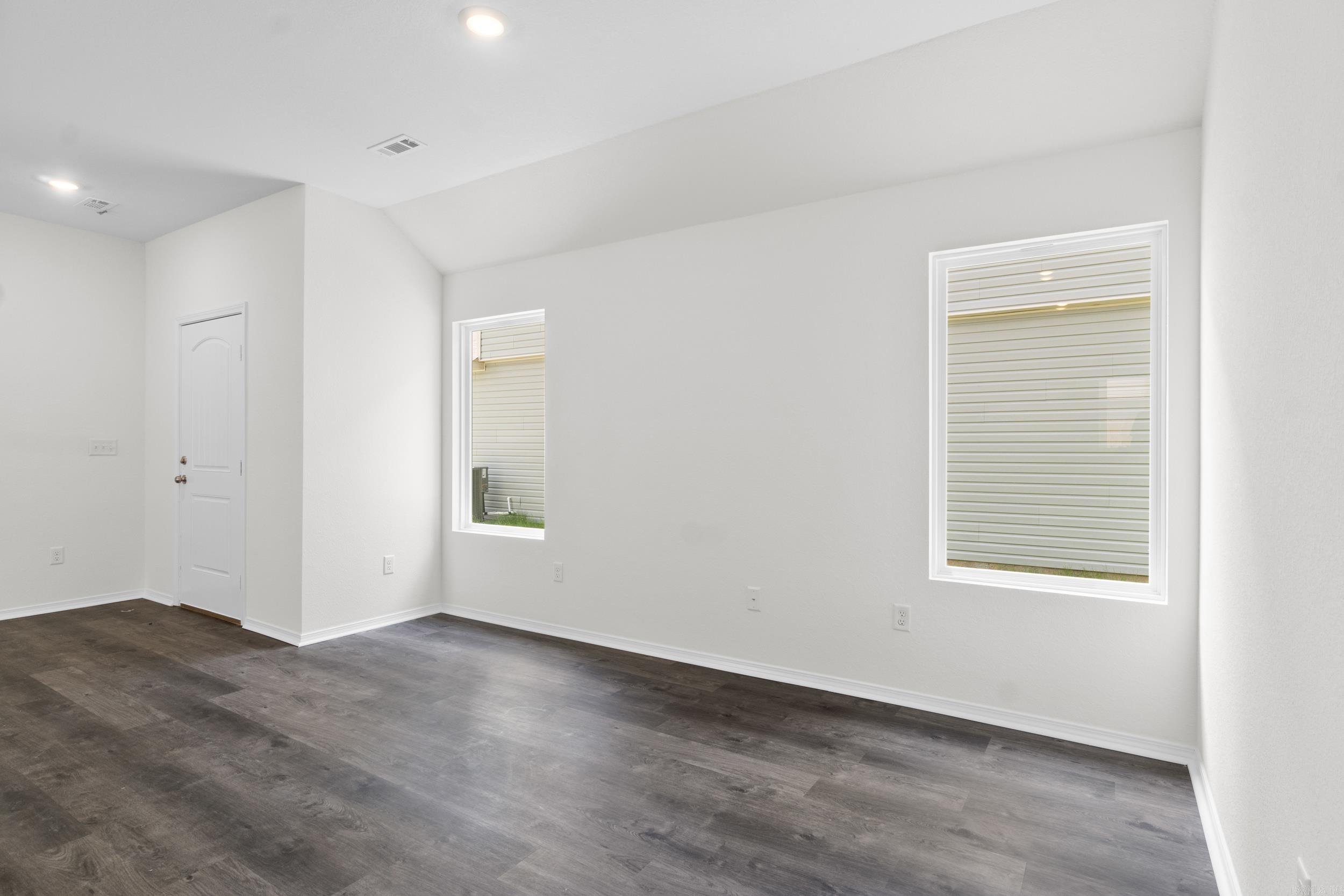 WHITE OAK CROSSING - Residential