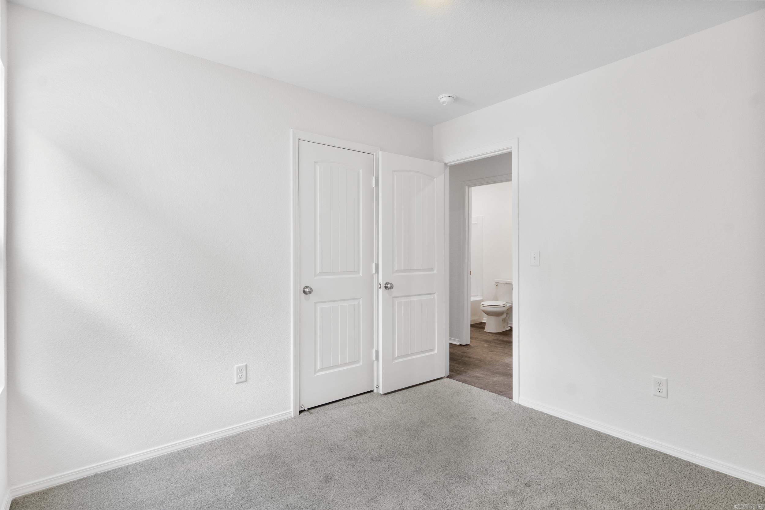 WHITE OAK CROSSING - Residential