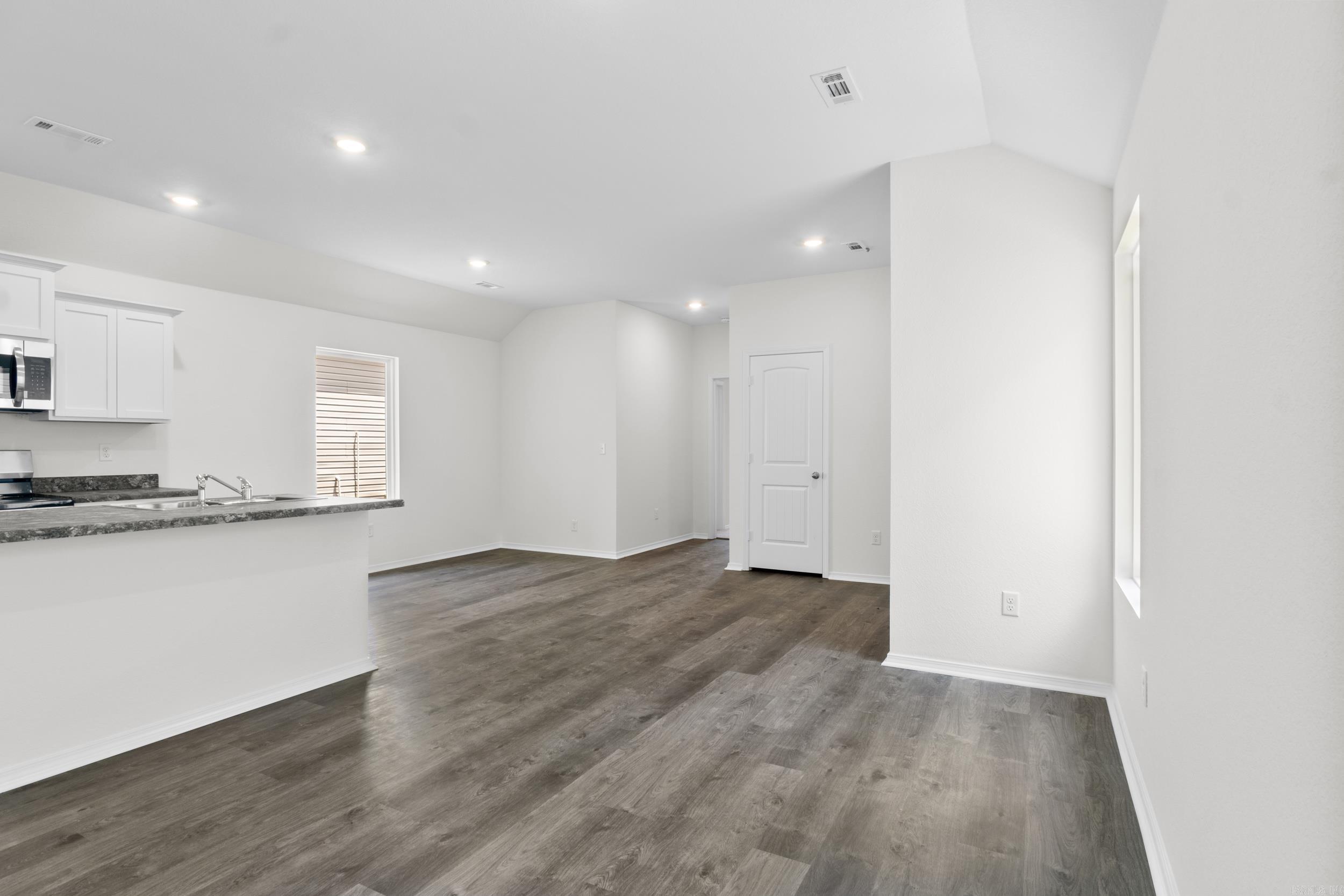 WHITE OAK CROSSING - Residential