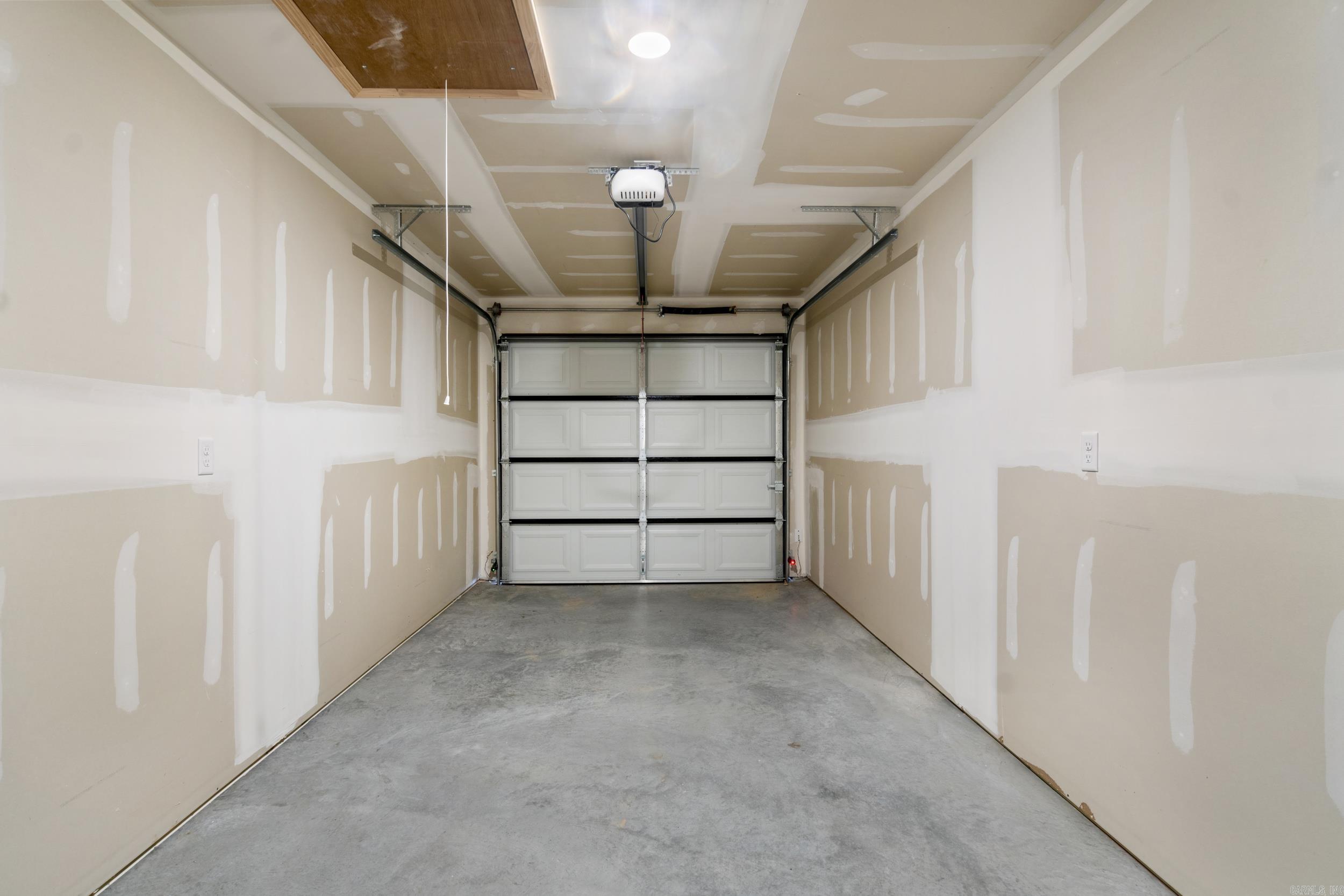 WHITE OAK CROSSING - Residential