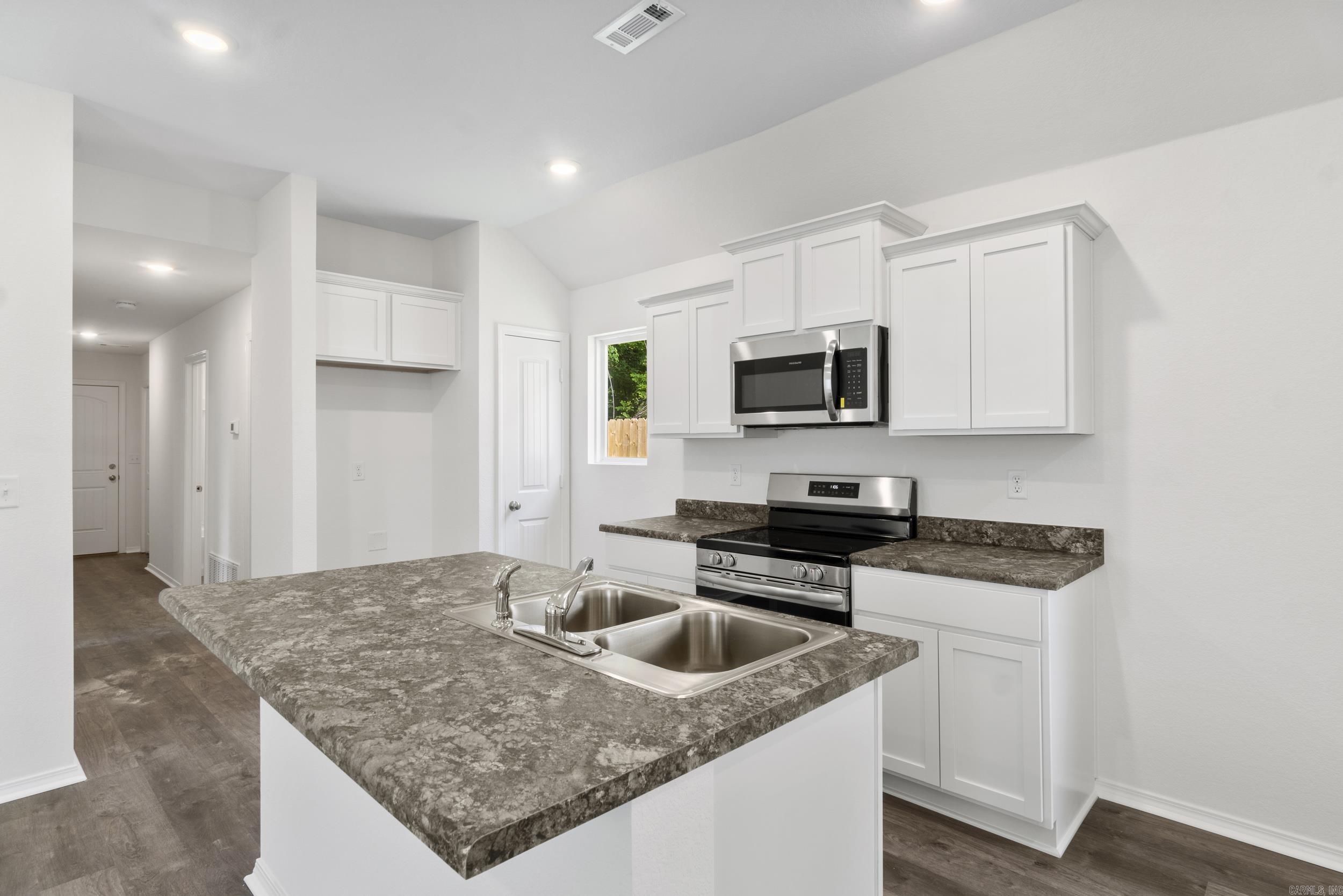 WHITE OAK CROSSING - Residential