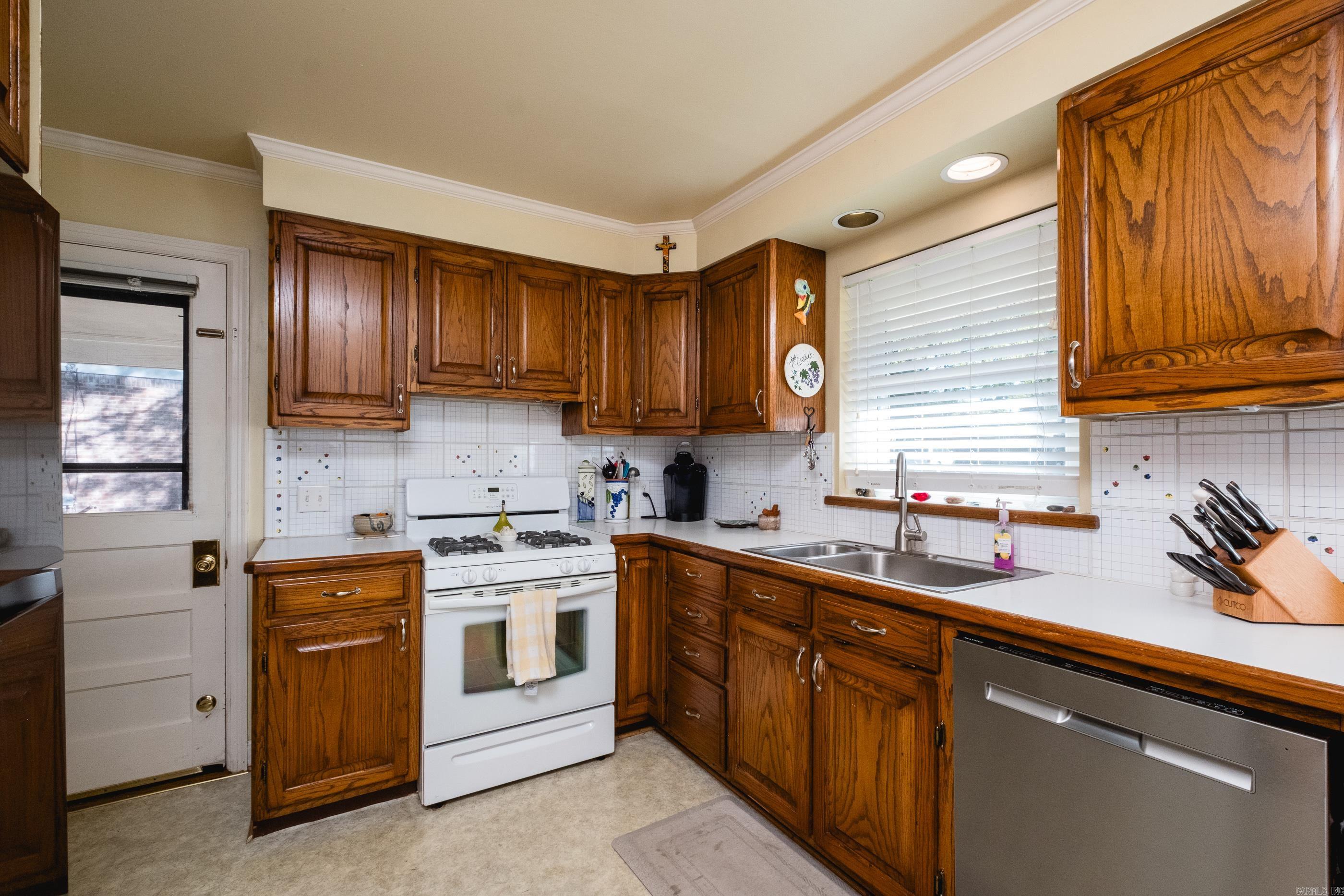 KINGWOOD PLACE - Residential