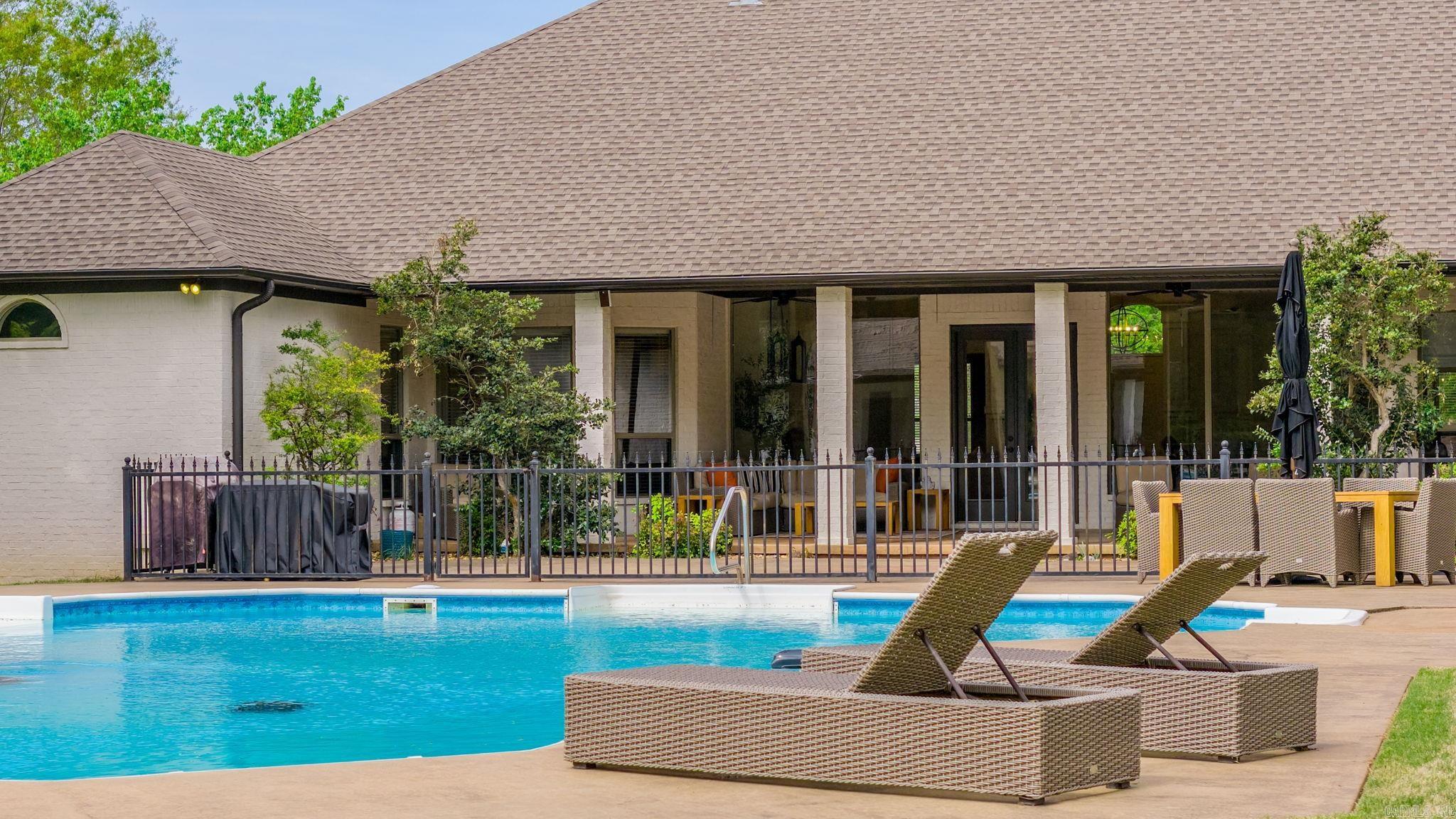 Falcon Crest - Residential