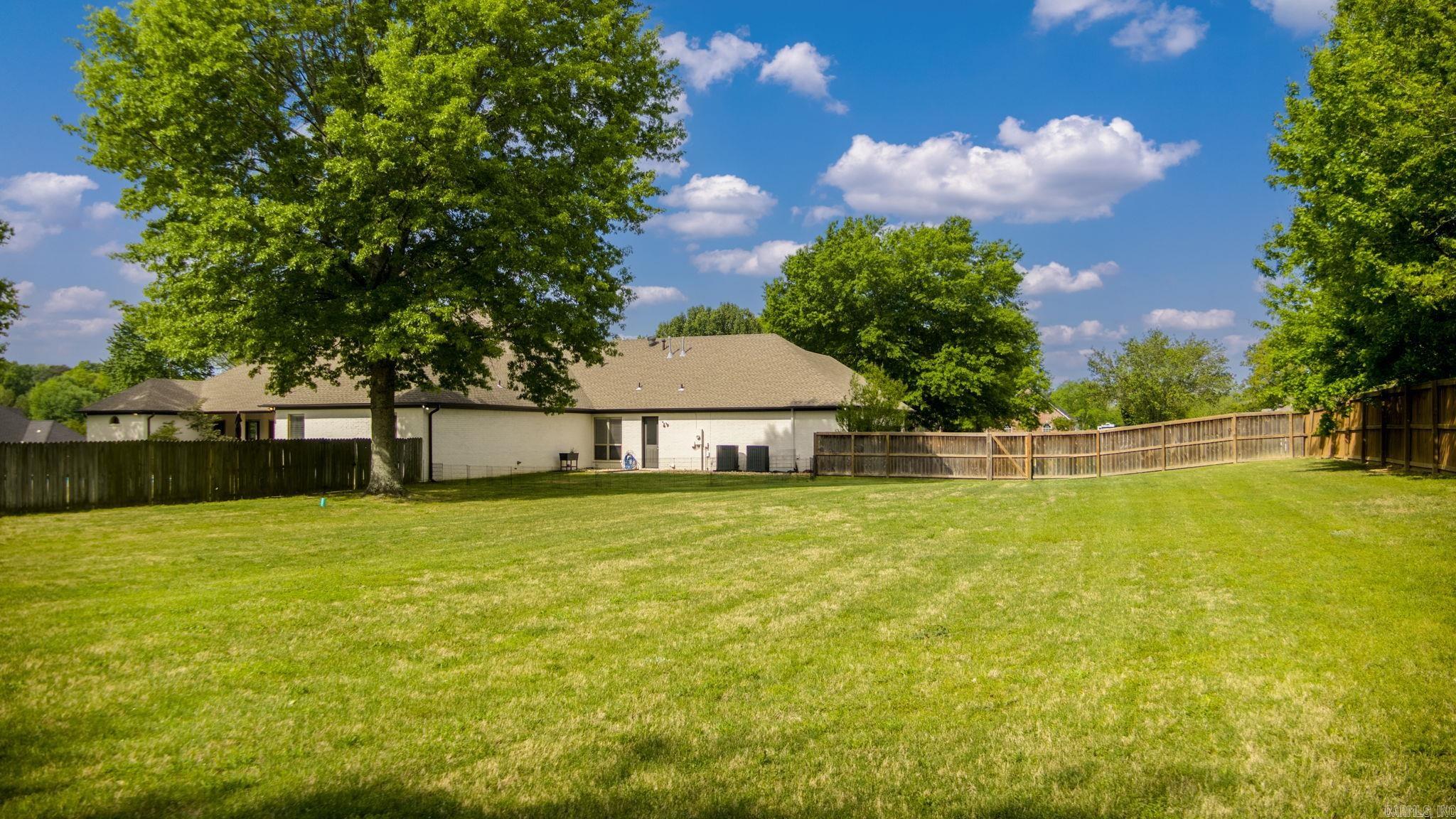 Falcon Crest - Residential