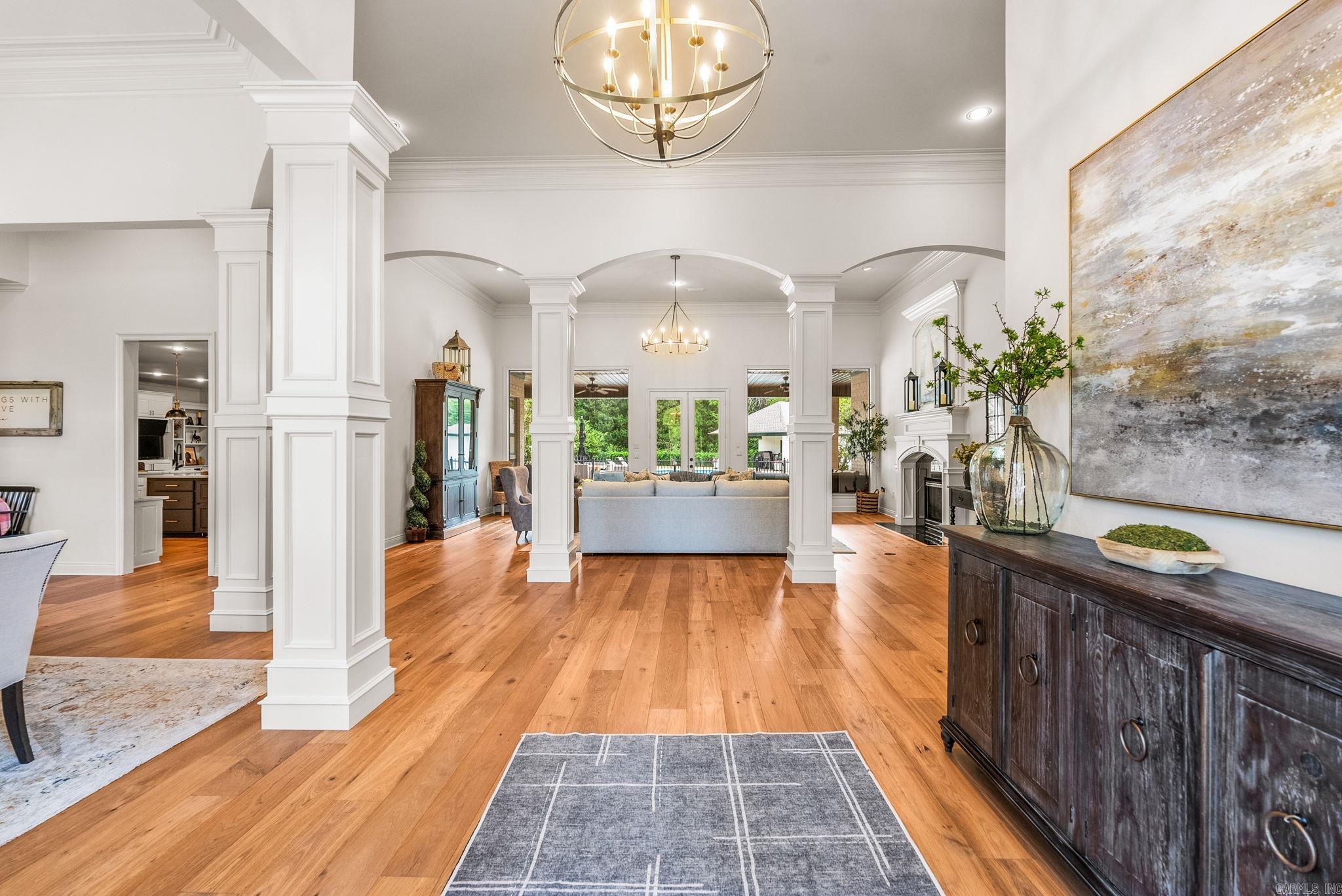 Falcon Crest - Residential