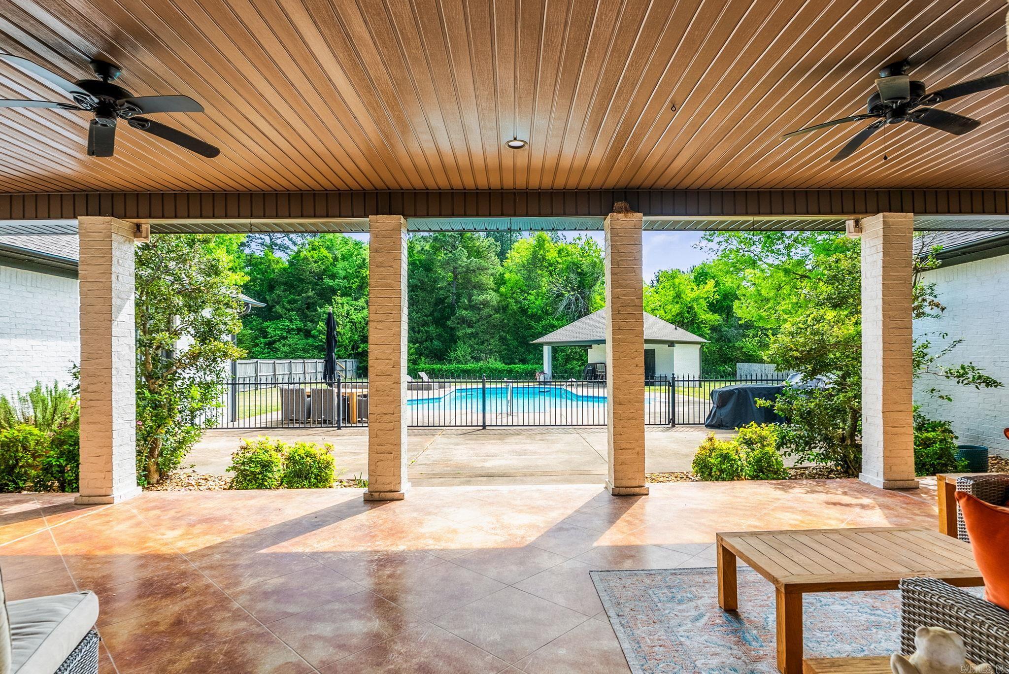 Falcon Crest - Residential