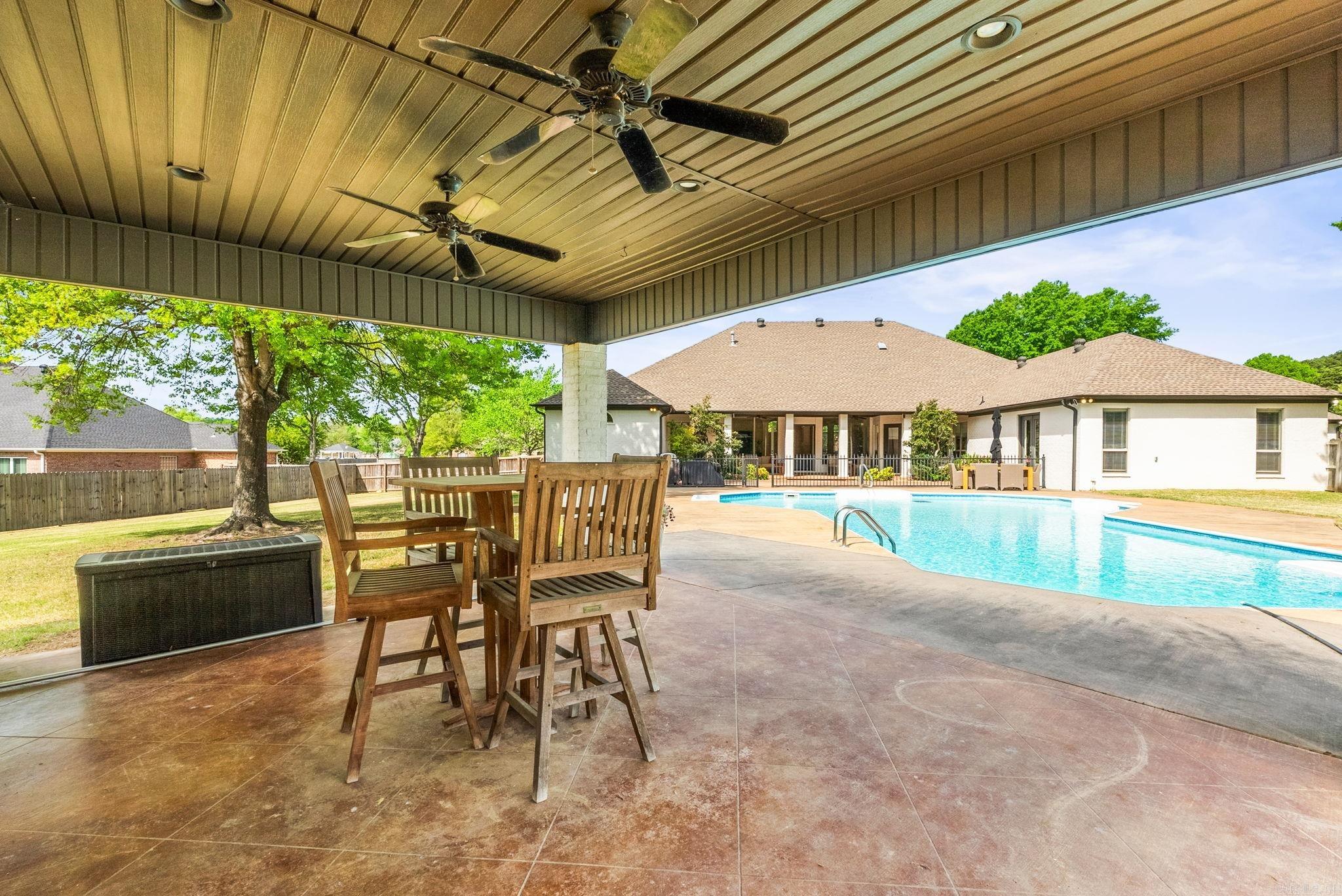 Falcon Crest - Residential