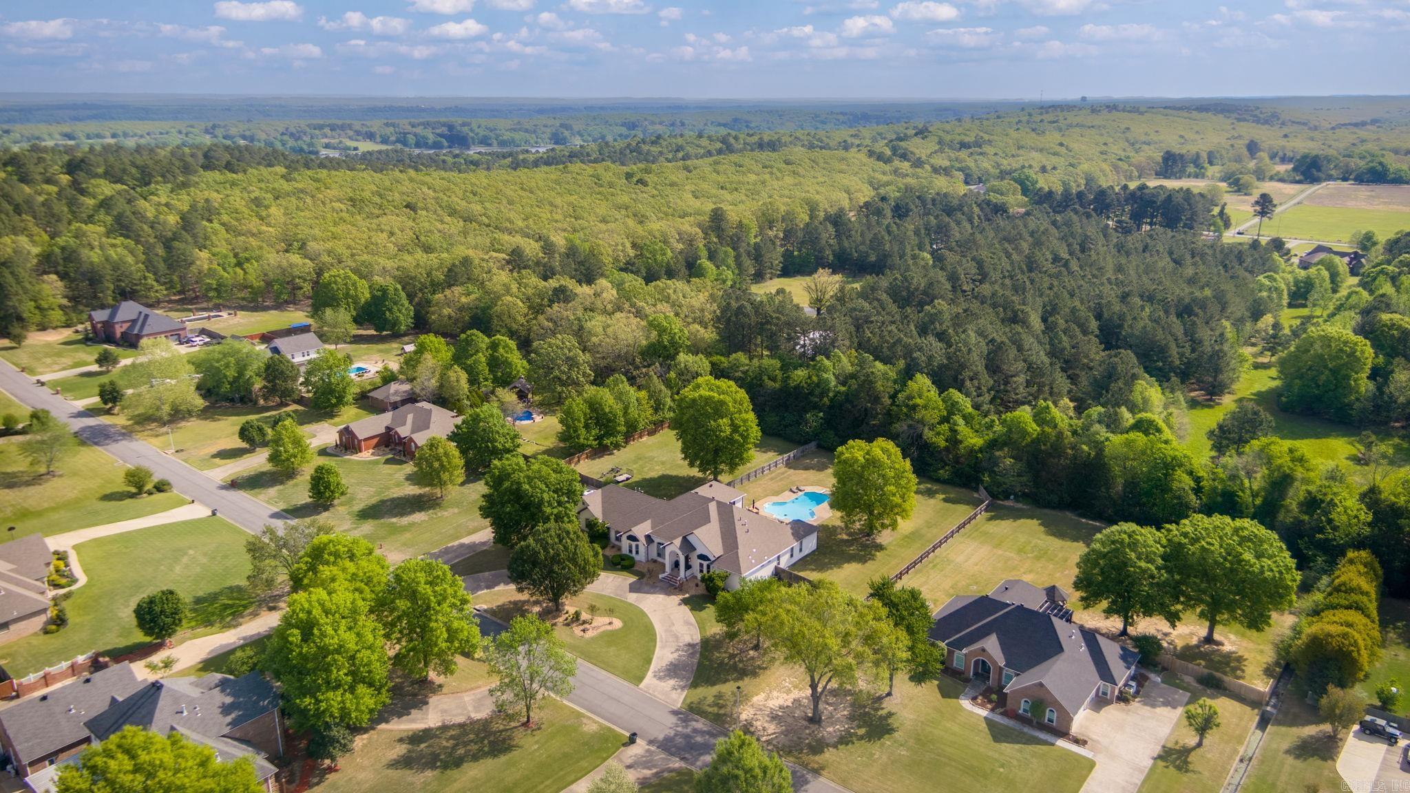 Falcon Crest - Residential