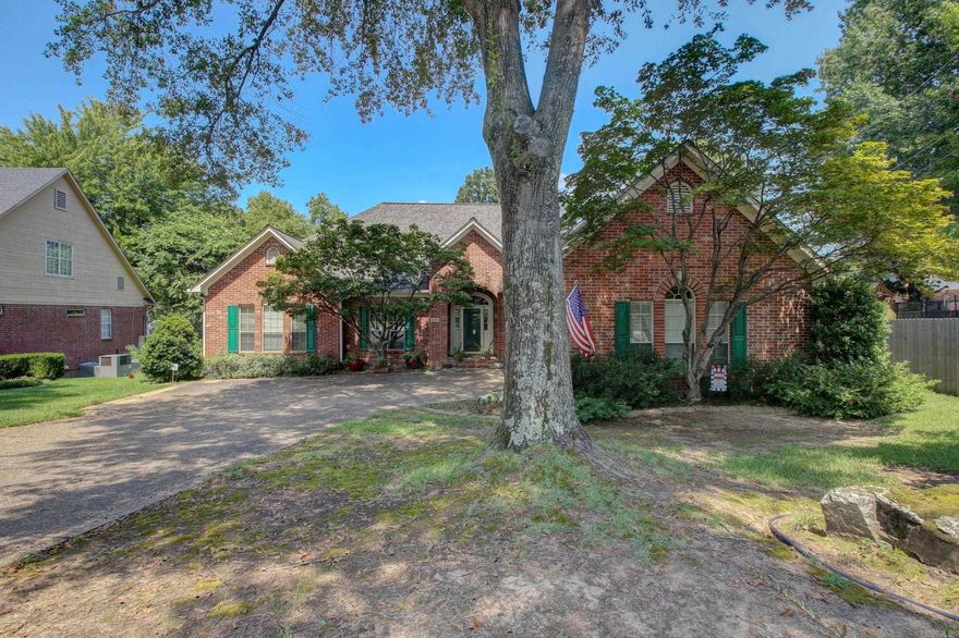 Absolutely wonderful one level that has been beautifully maintained.  Walk through the foyer with the lovely barreled ceiling that opens into the very spacious Family room.  Hardwood floors run throughout the entry, living room, dining and kitchen.  The kitchen has a wonderful  layout and large center island that opens to the spacious breakfast area.   Private primary suite with large master bath w/dual vanities and large walk-in closet.  Guest bedrooms are also spacious and separate of primary bedroom.  You certainly will love the Four Seasons sunroom that was added and overlooks the lovely backyard.  (WHOLE HOUSE GENERATOR) & LEAF FLILTER GUTTERS) **Agents: See Remarks**