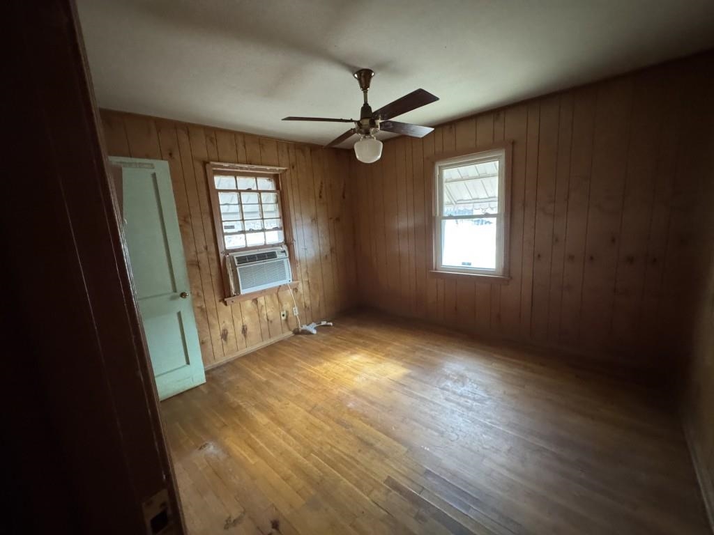 BARROW JOHN - Residential