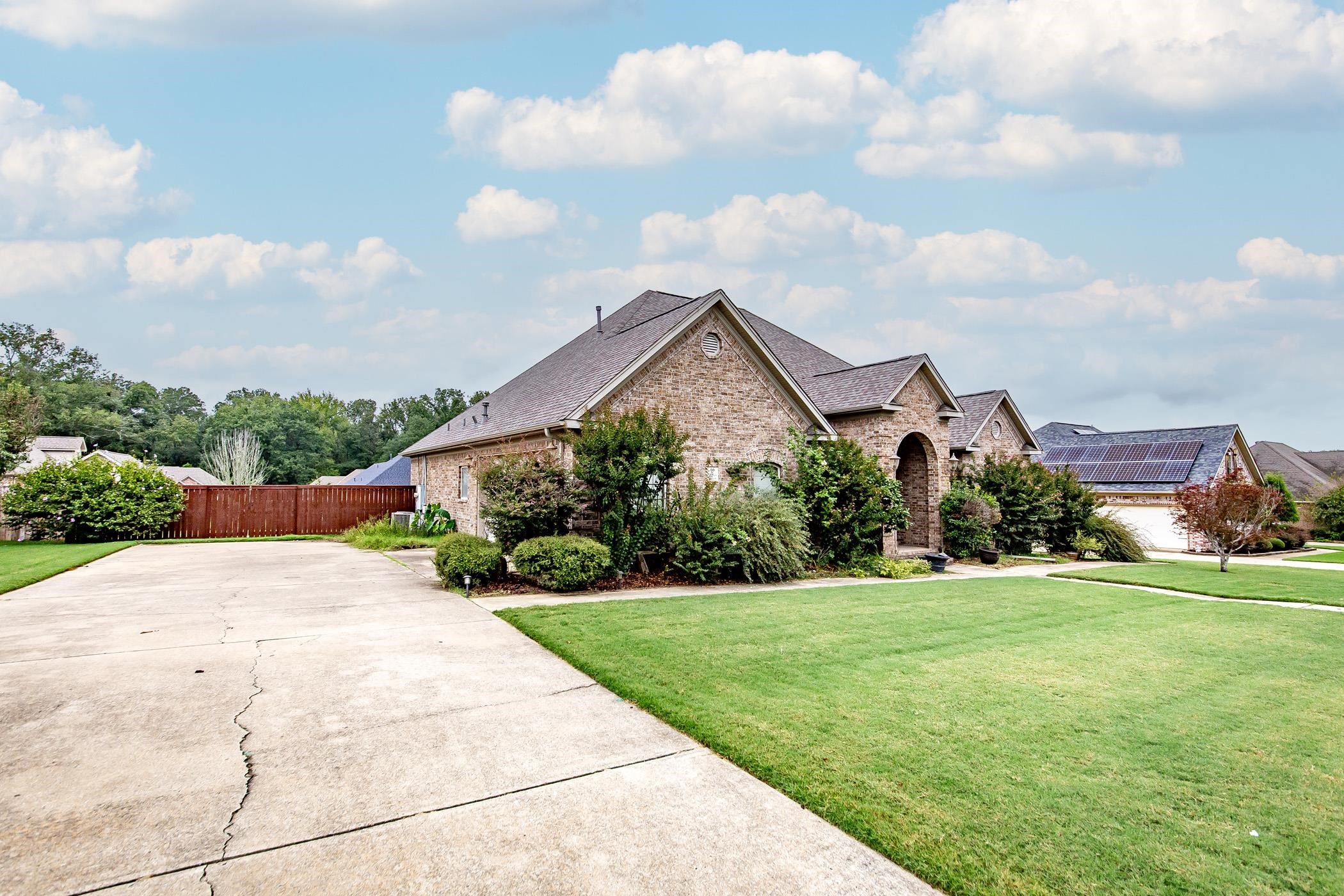 SHADOW CREEK - Residential