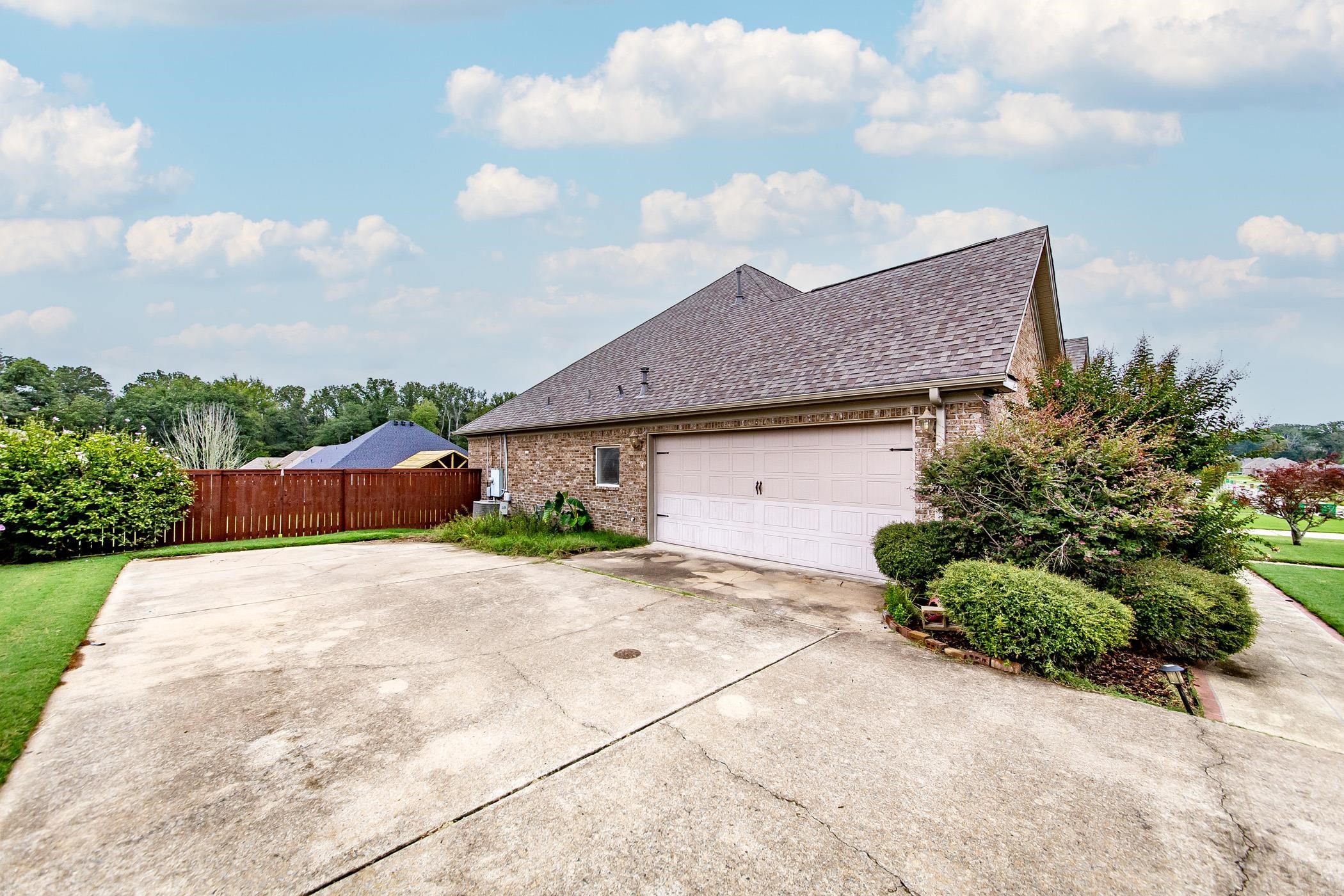 SHADOW CREEK - Residential