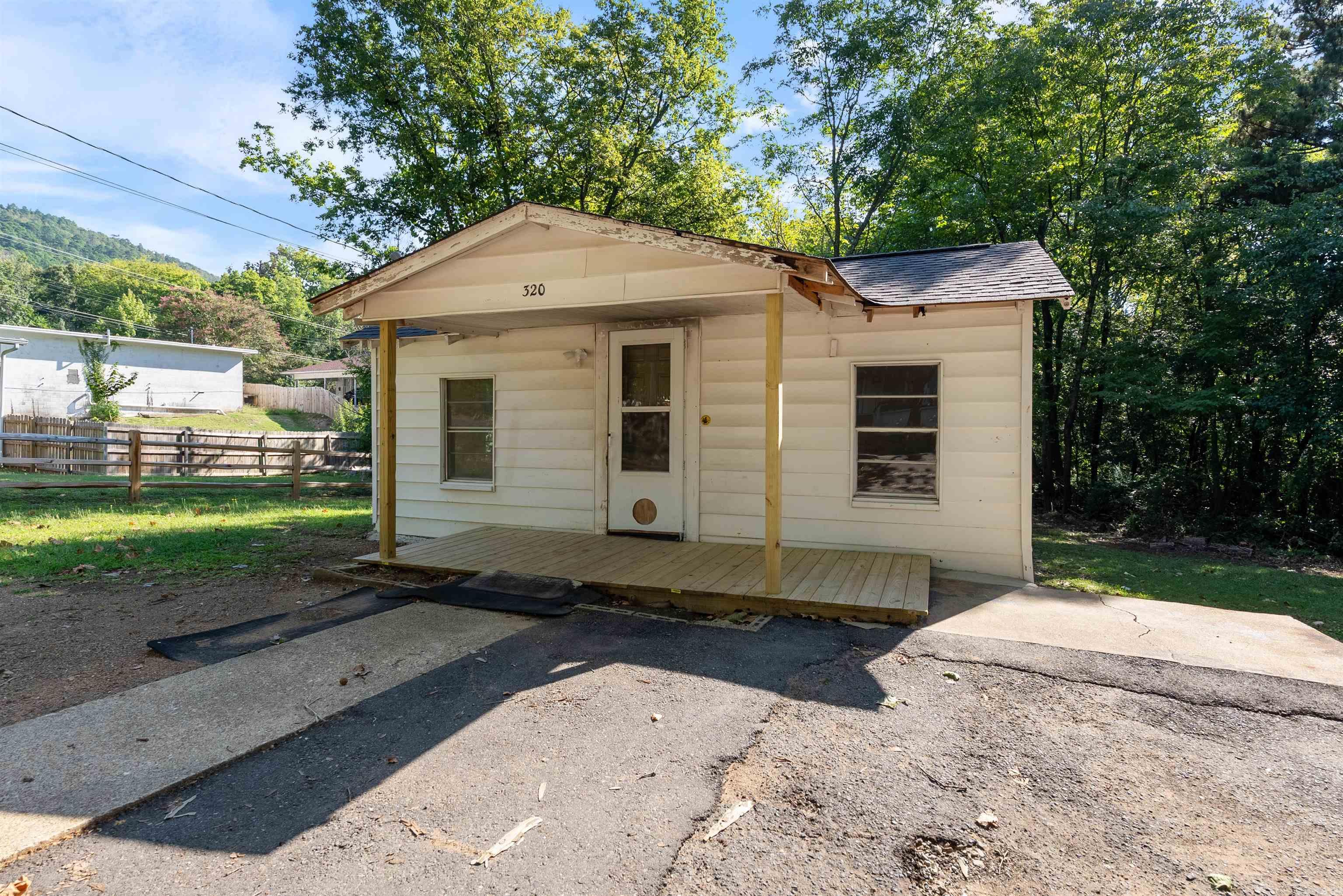 GROVES - Residential