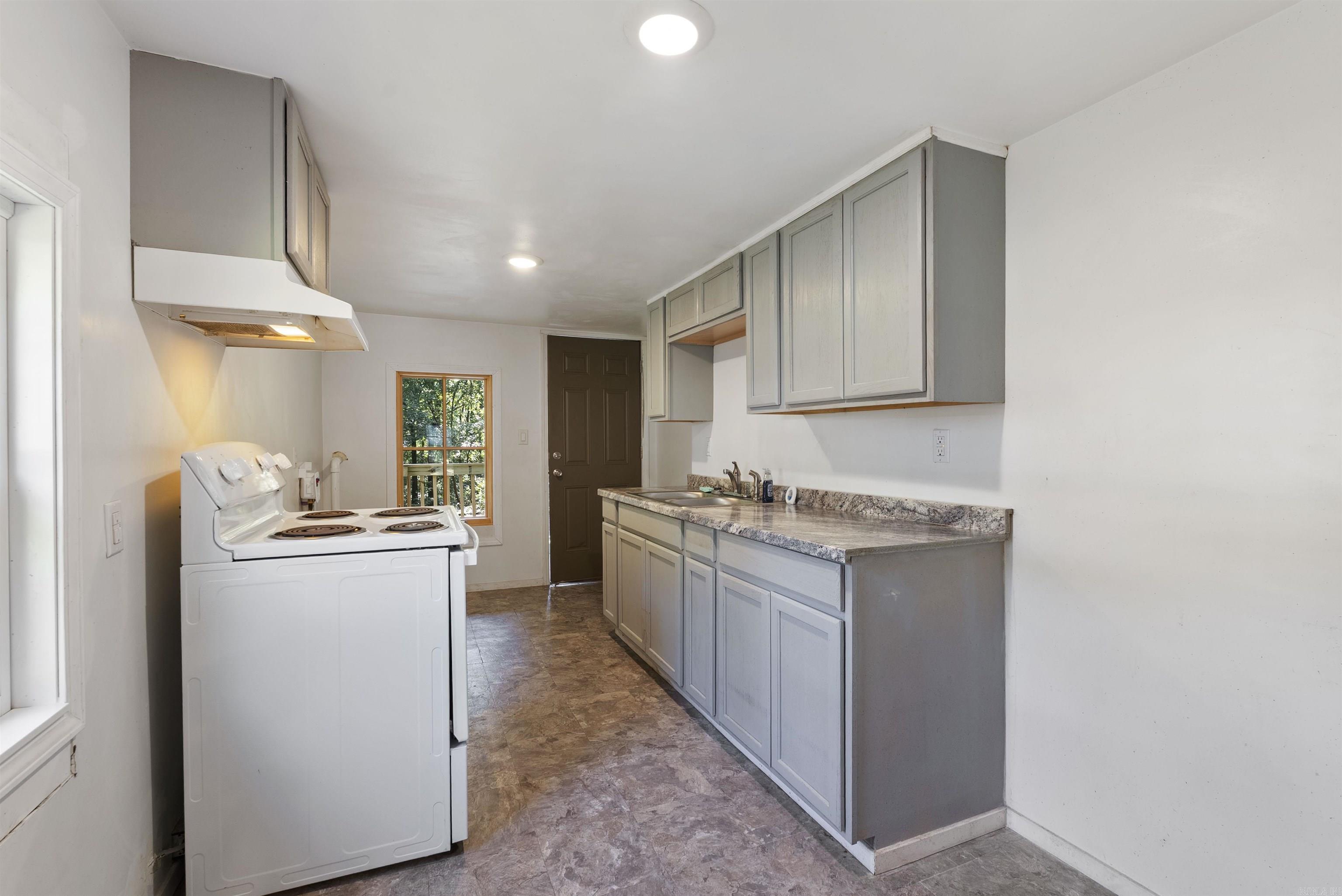 GROVES - Residential