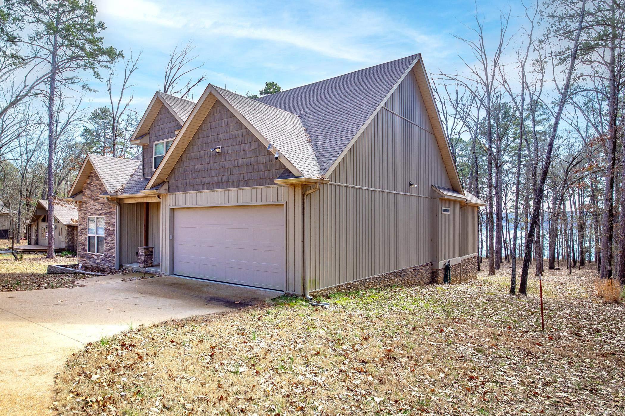 ISLAND SHORES - Residential