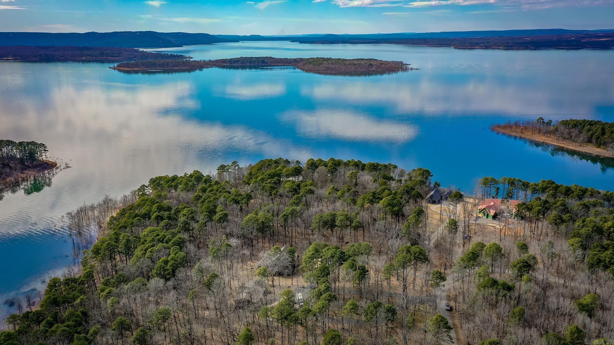 ISLAND SHORES - Residential