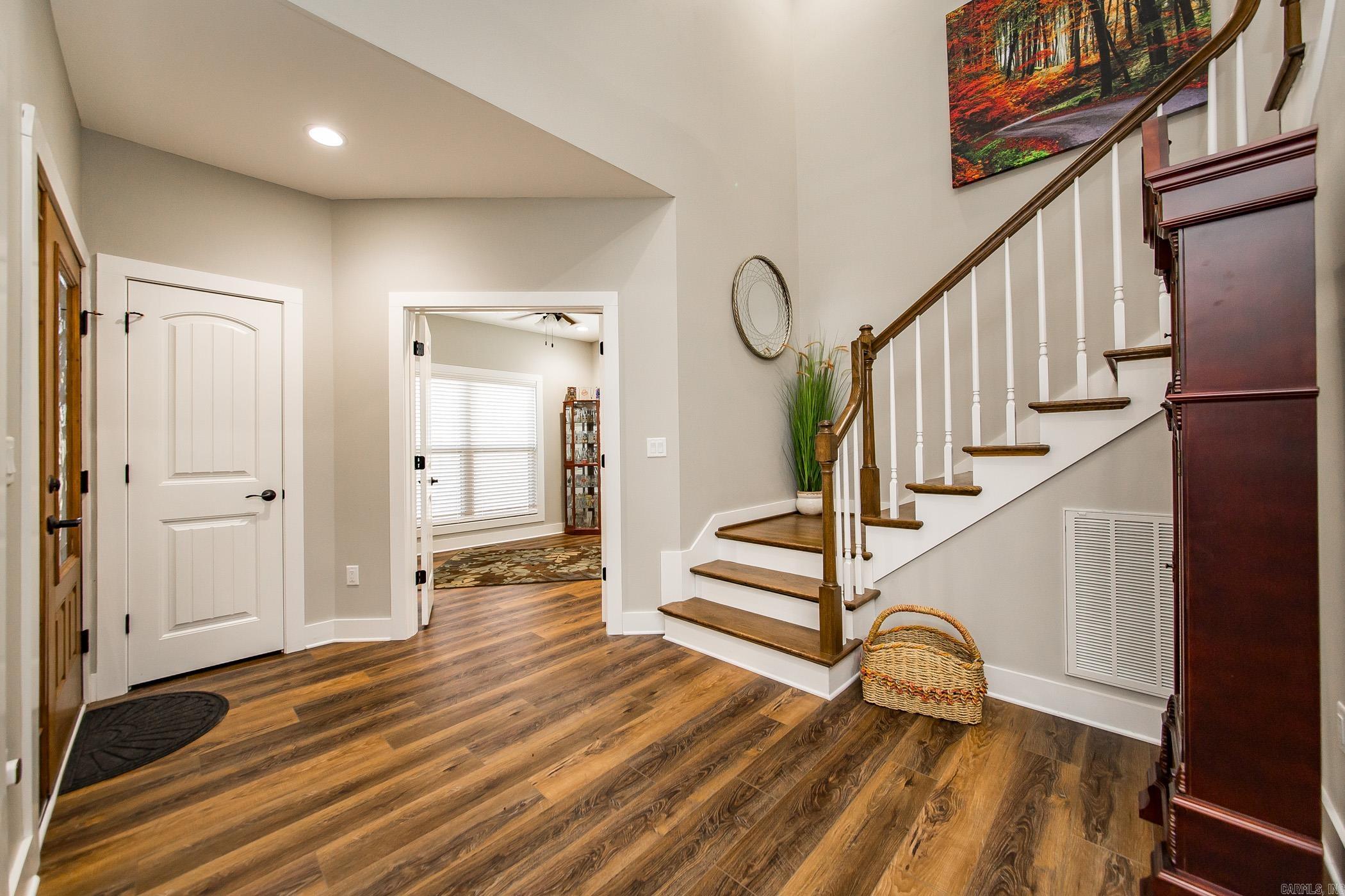 ISLAND SHORES - Residential