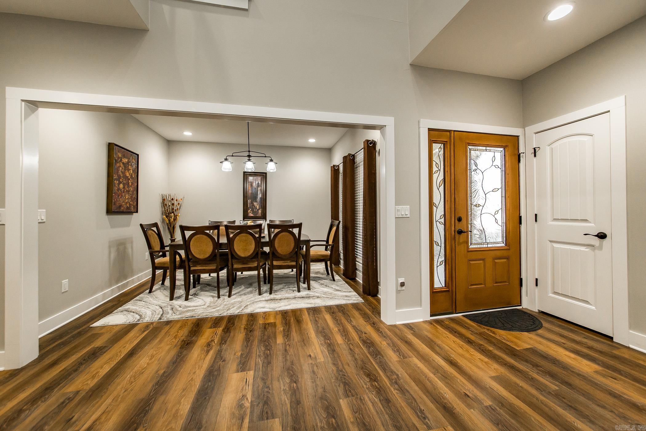 ISLAND SHORES - Residential