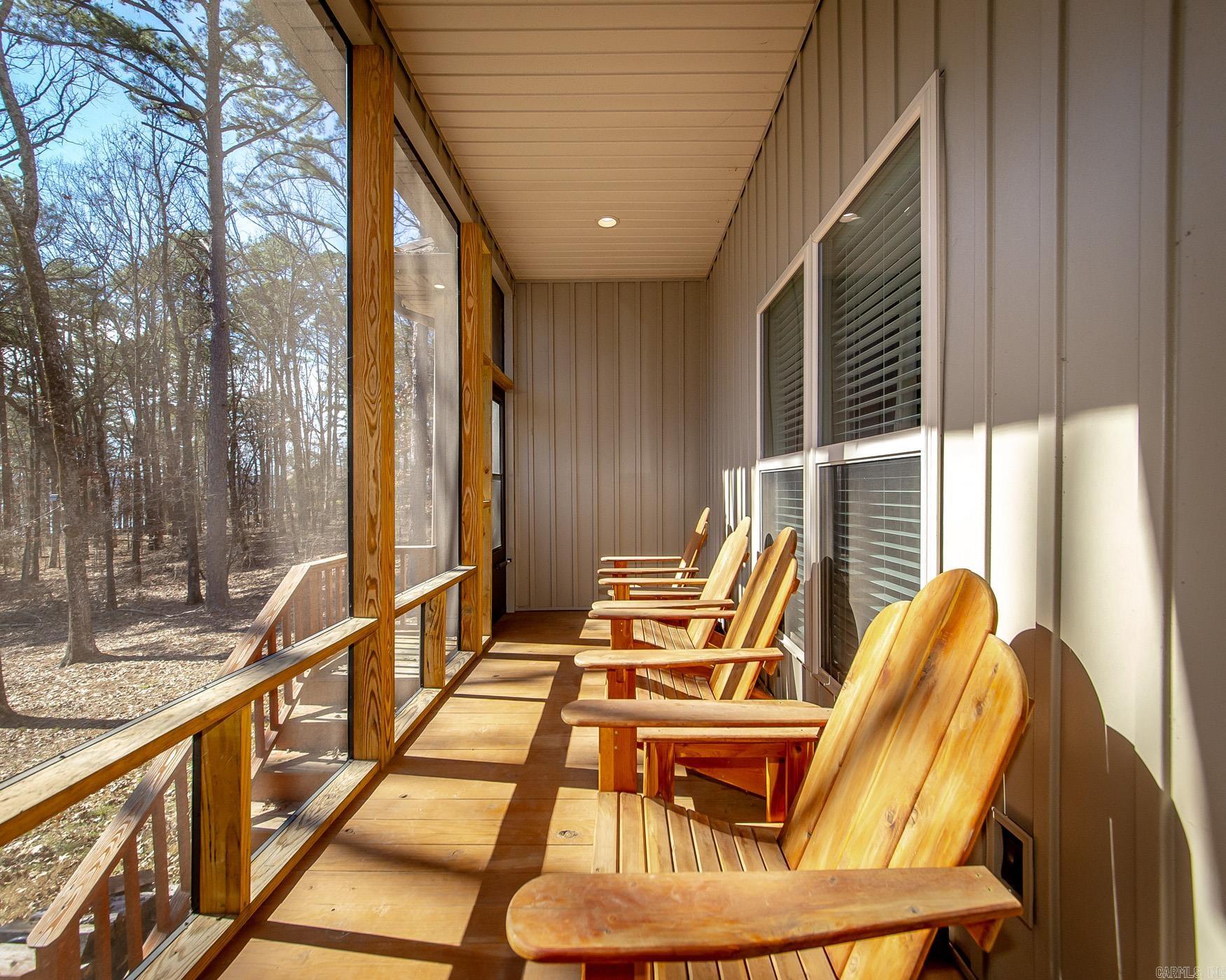 ISLAND SHORES - Residential