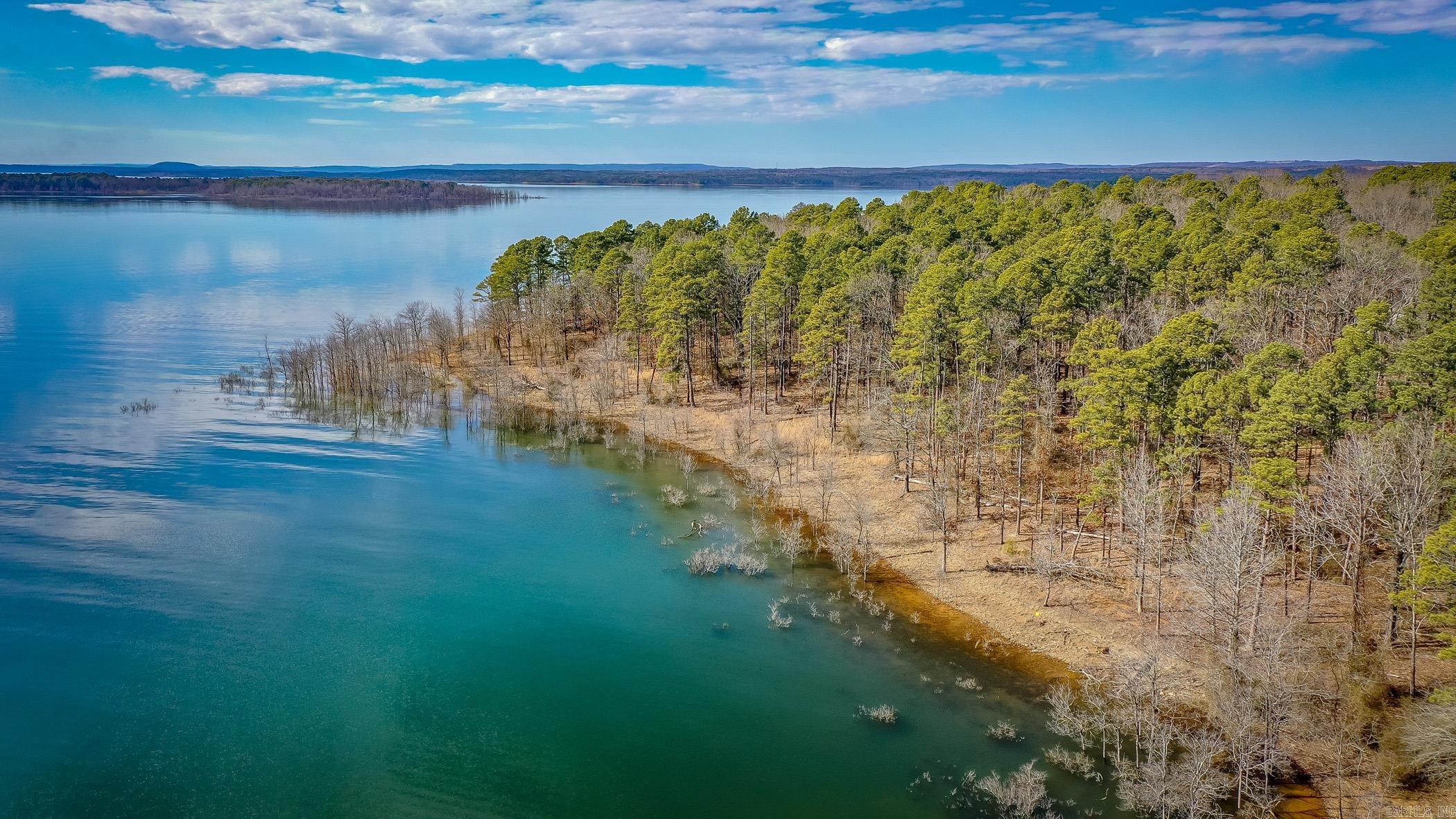 ISLAND SHORES - Residential