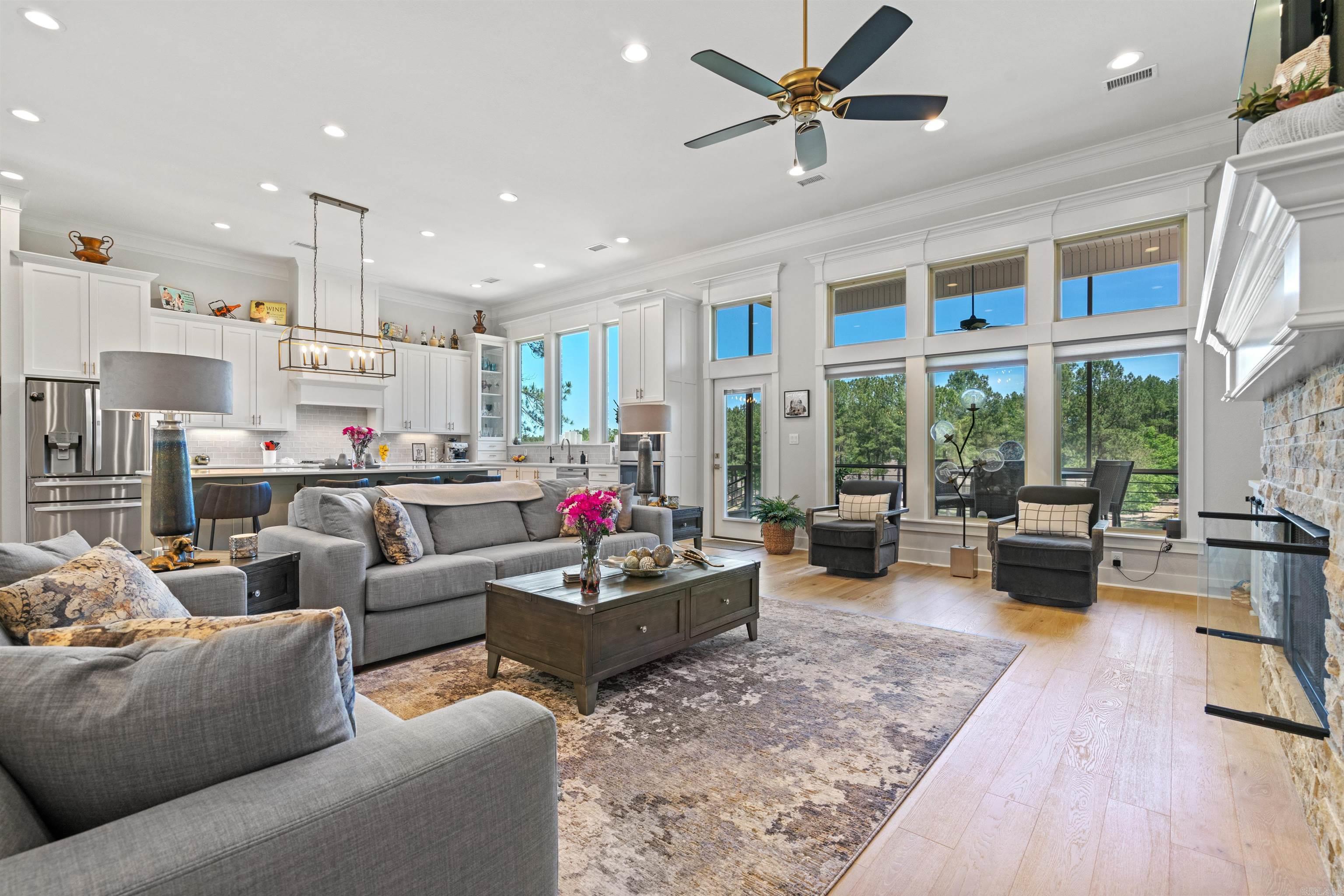 ALTA VISTA - Residential