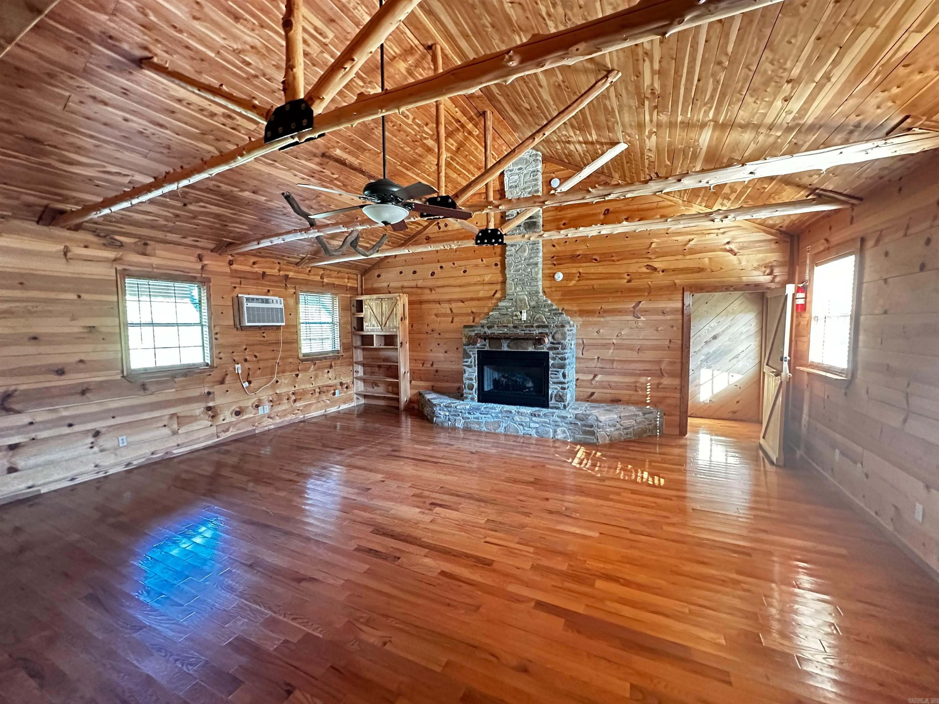 WHITEWATER - Residential
