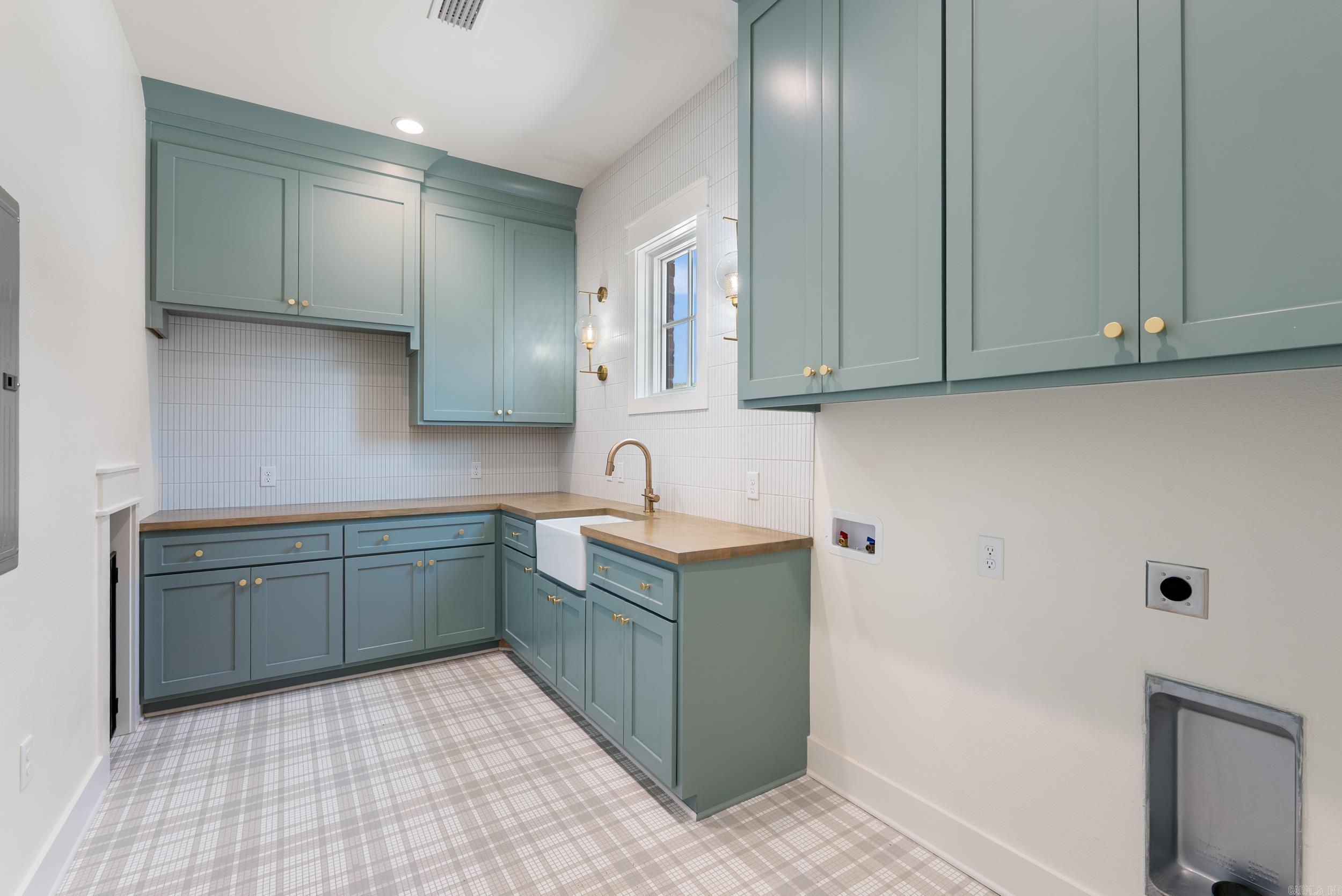 Lands End Estates - Residential