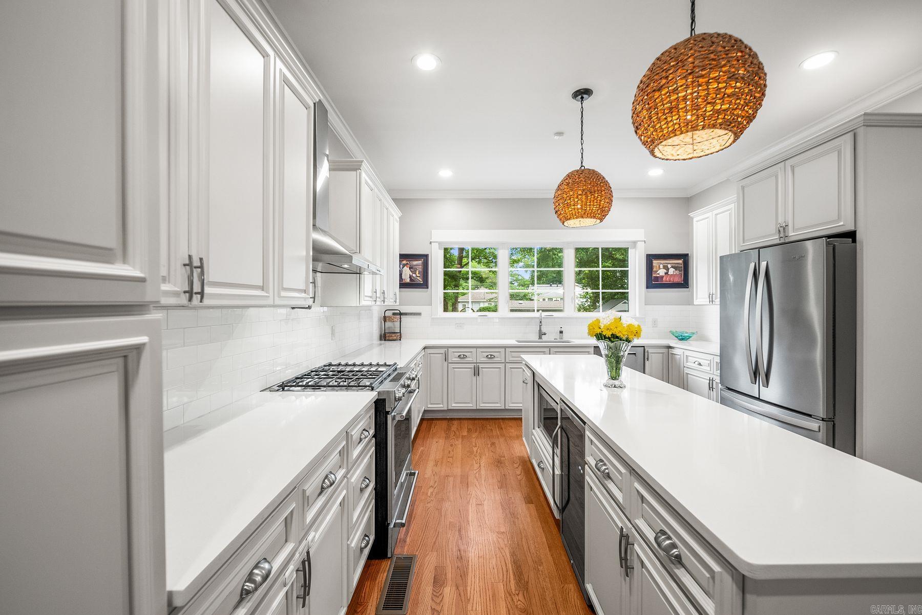 HILLCREST - Residential