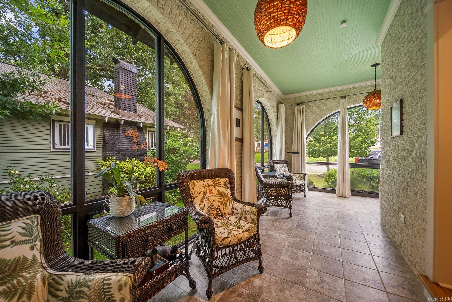 HILLCREST - Residential