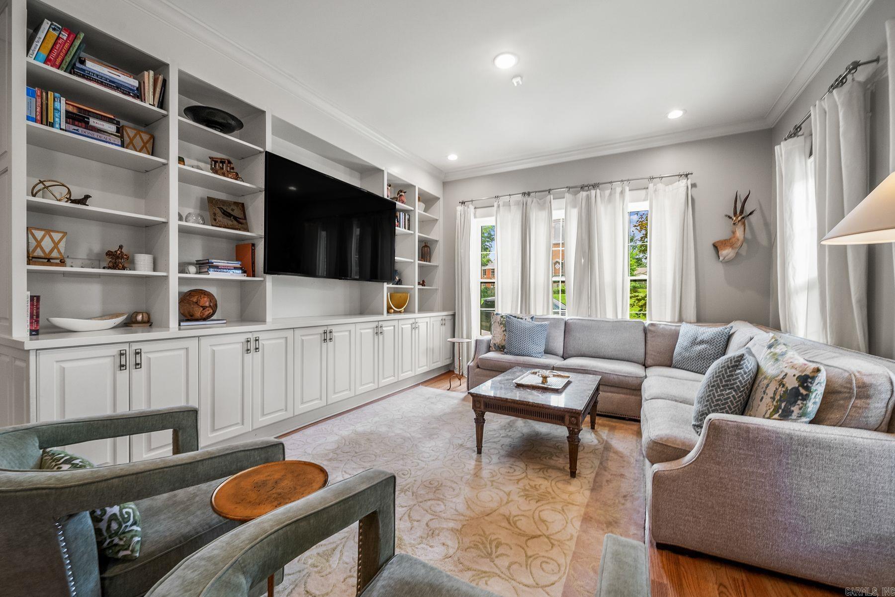 HILLCREST - Residential