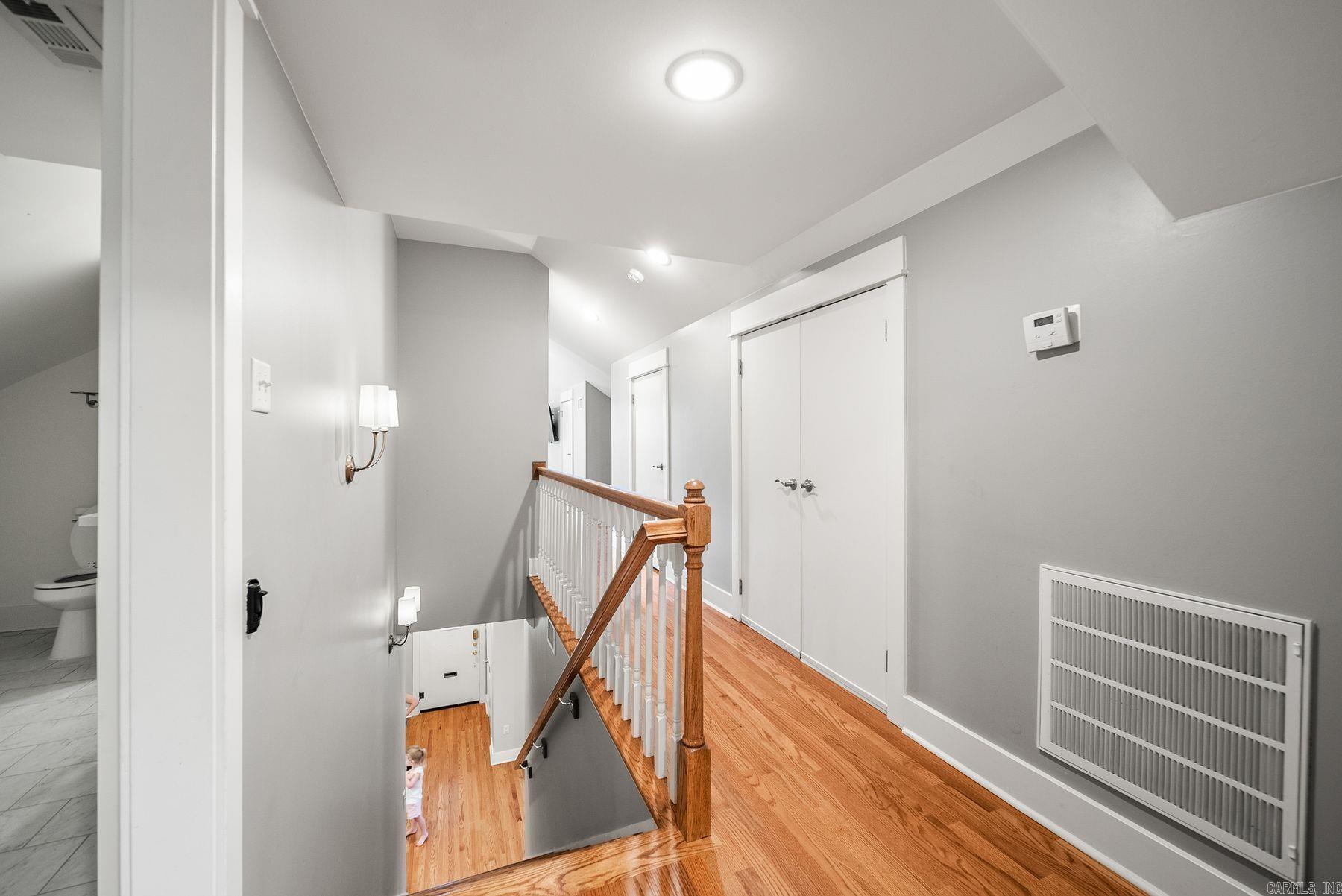 HILLCREST - Residential