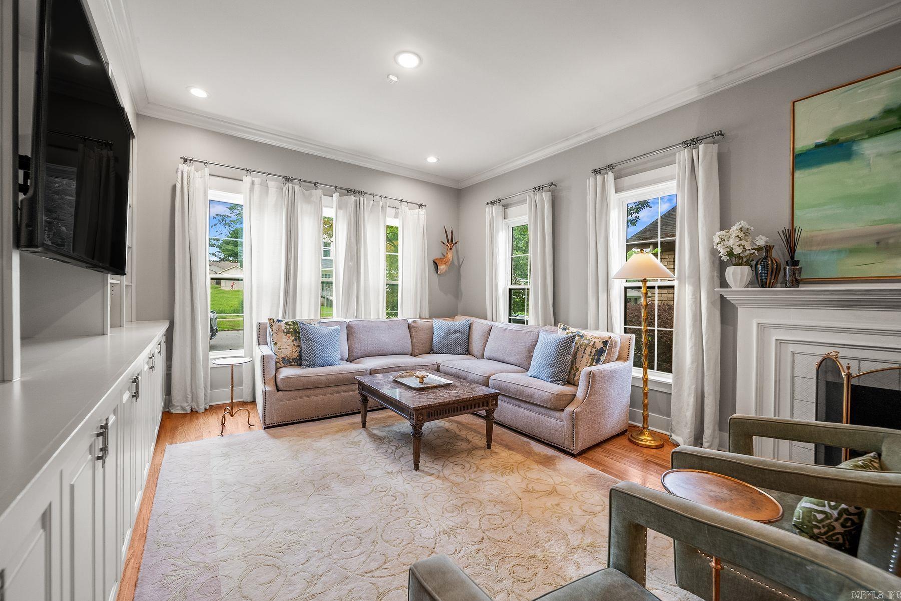 HILLCREST - Residential