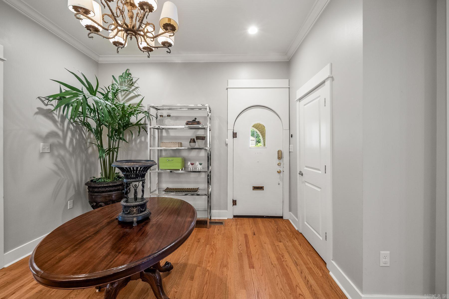 HILLCREST - Residential