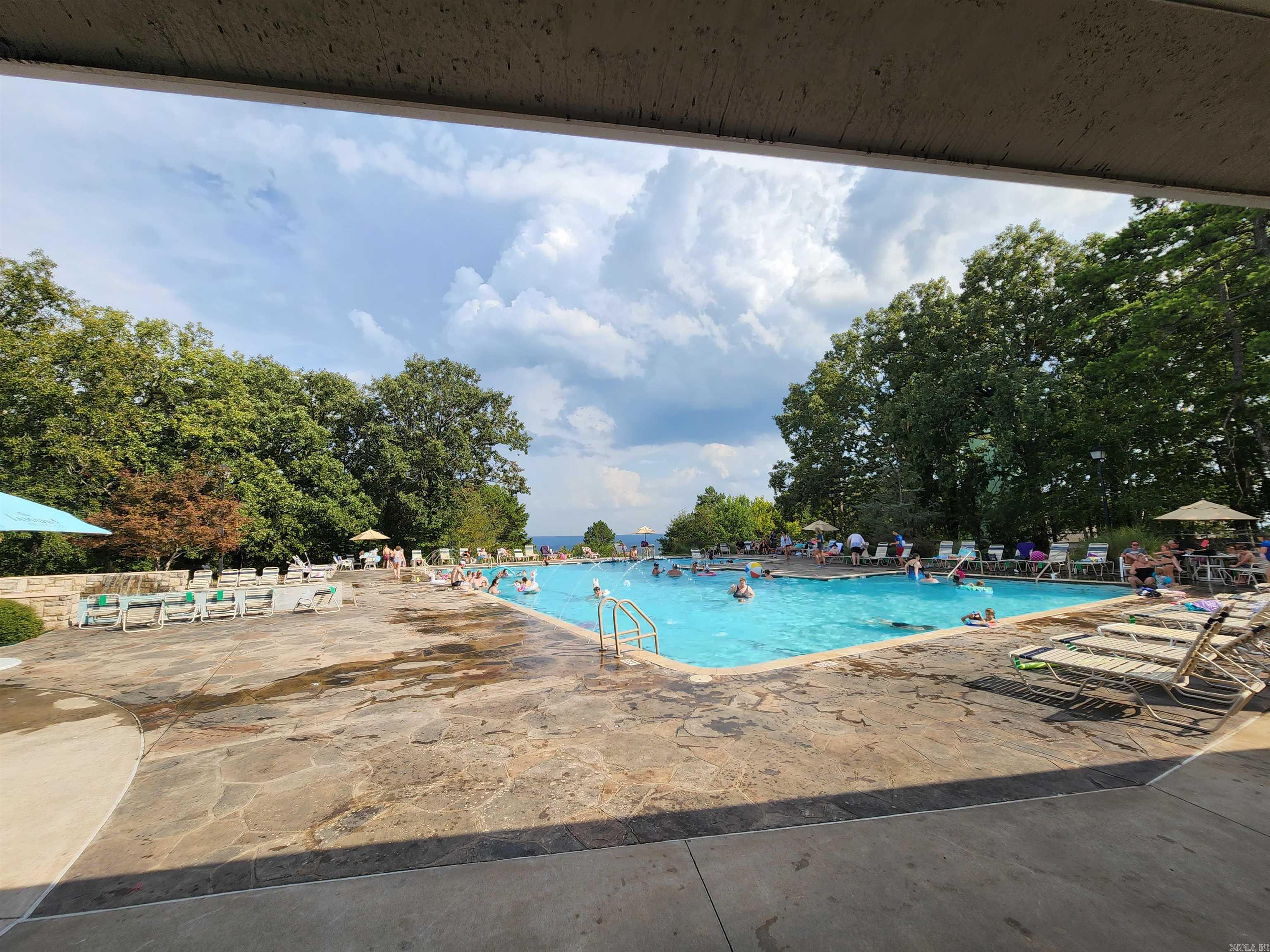 CHELSEA GLADE CONDO - Residential