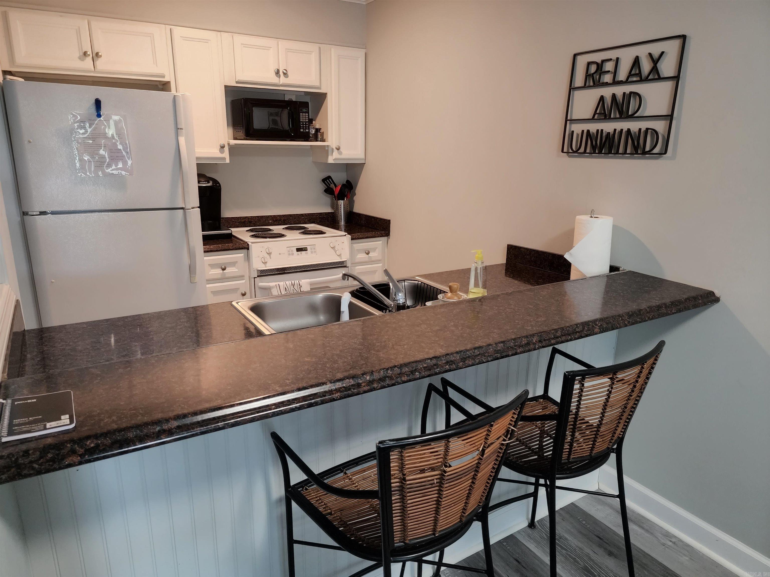 CHELSEA GLADE CONDO - Residential