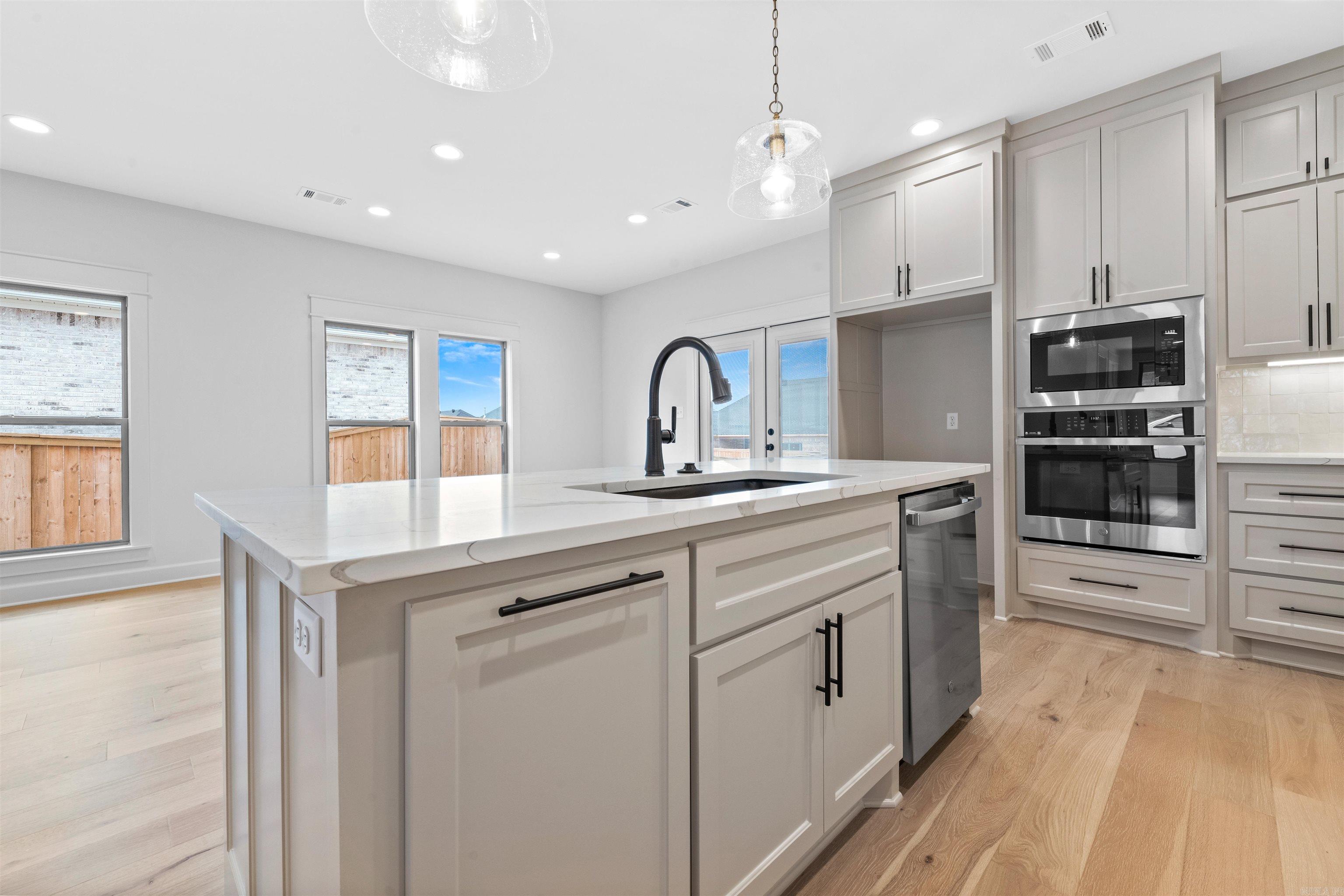 ROBYNMAR - Residential