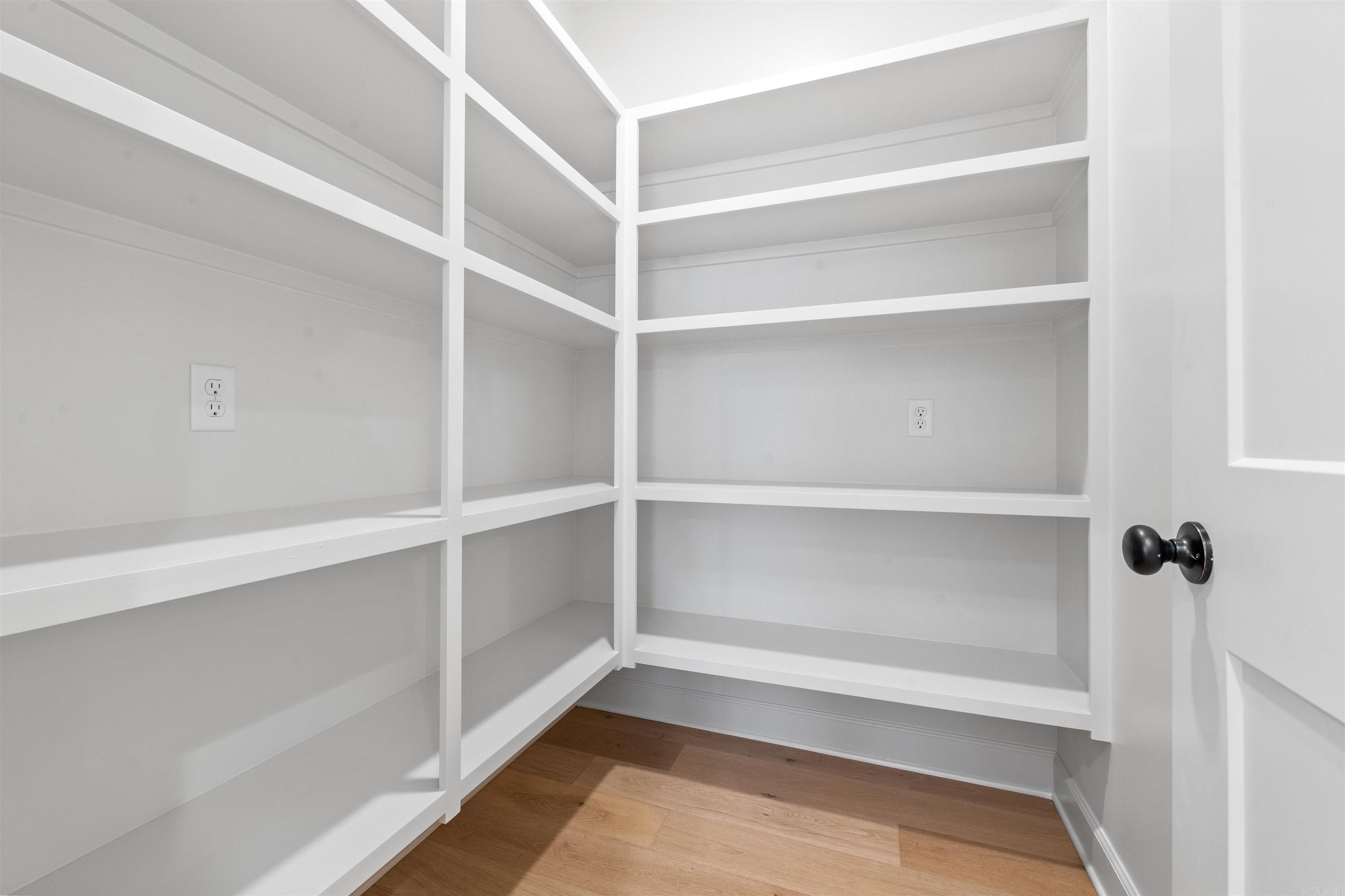 ROBYNMAR - Residential