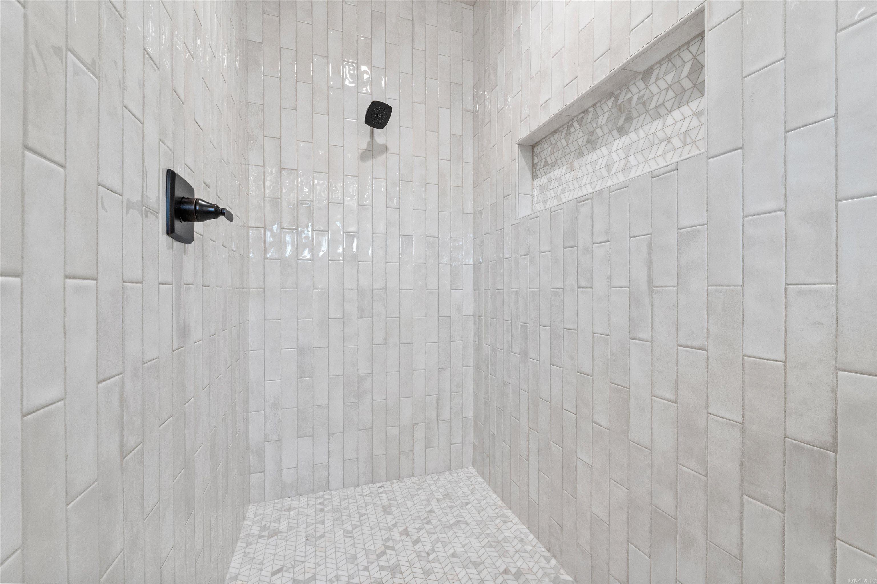 ROBYNMAR - Residential